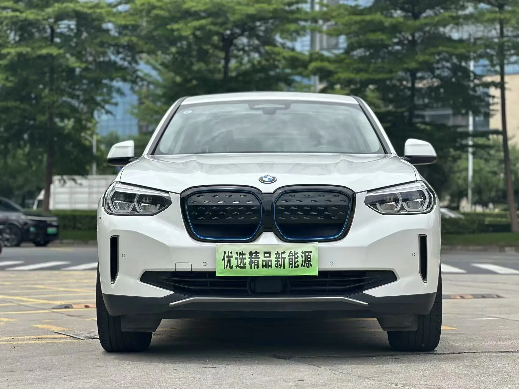 BMW iX3  из Китая