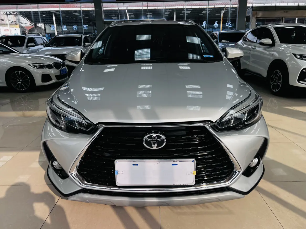 Toyota Yaris L  из Китая