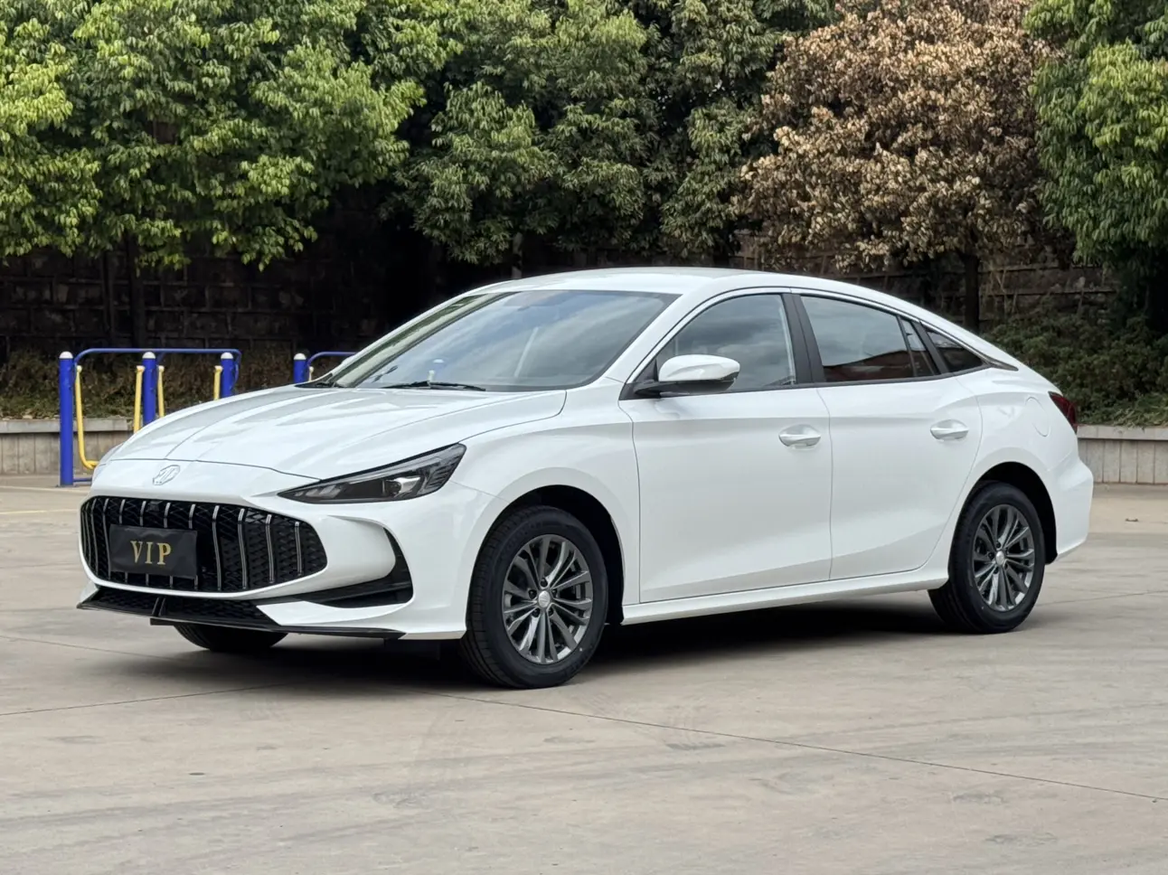 MG 5  из Китая