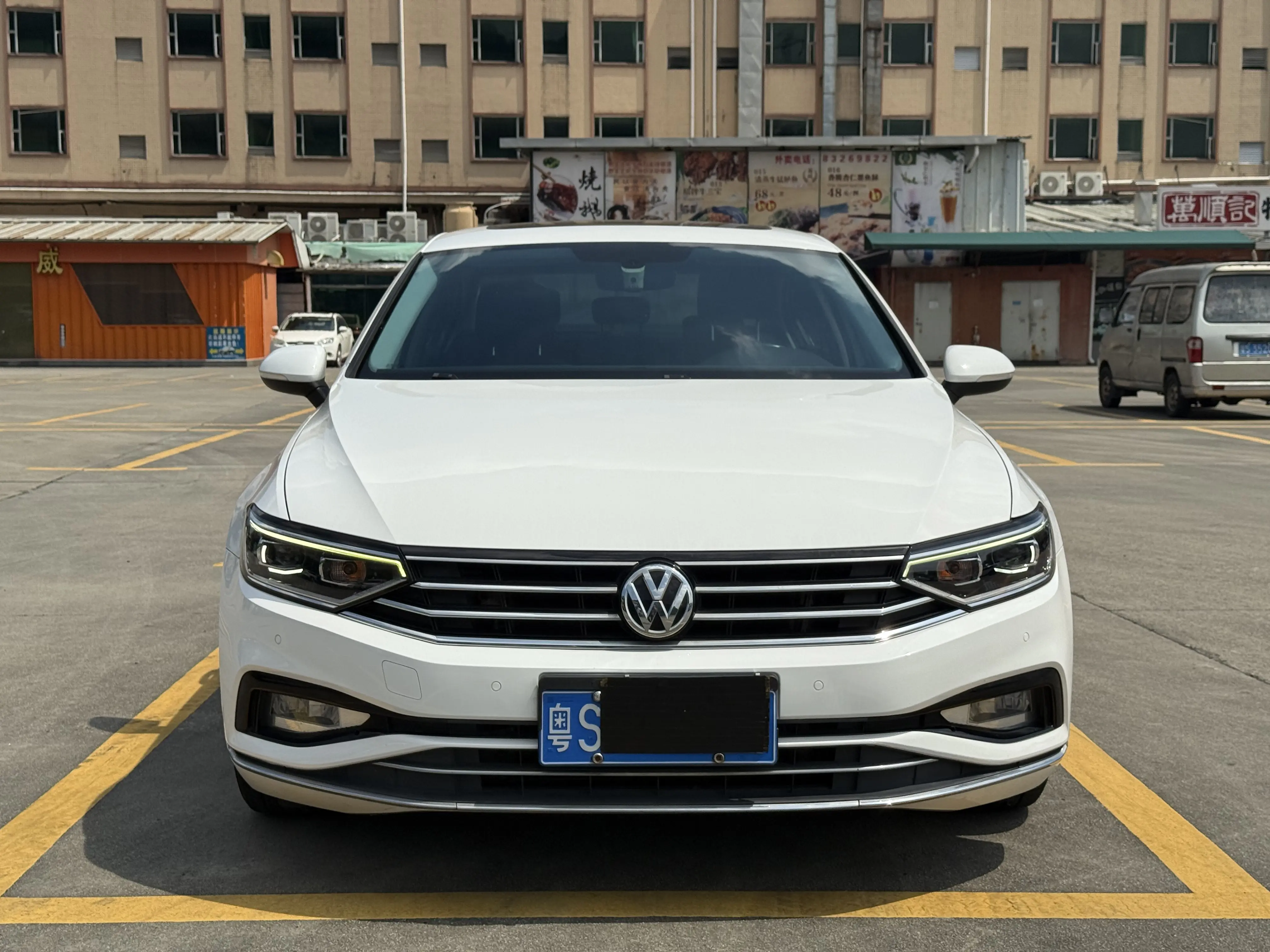 Volkswagen Magotan  из Китая