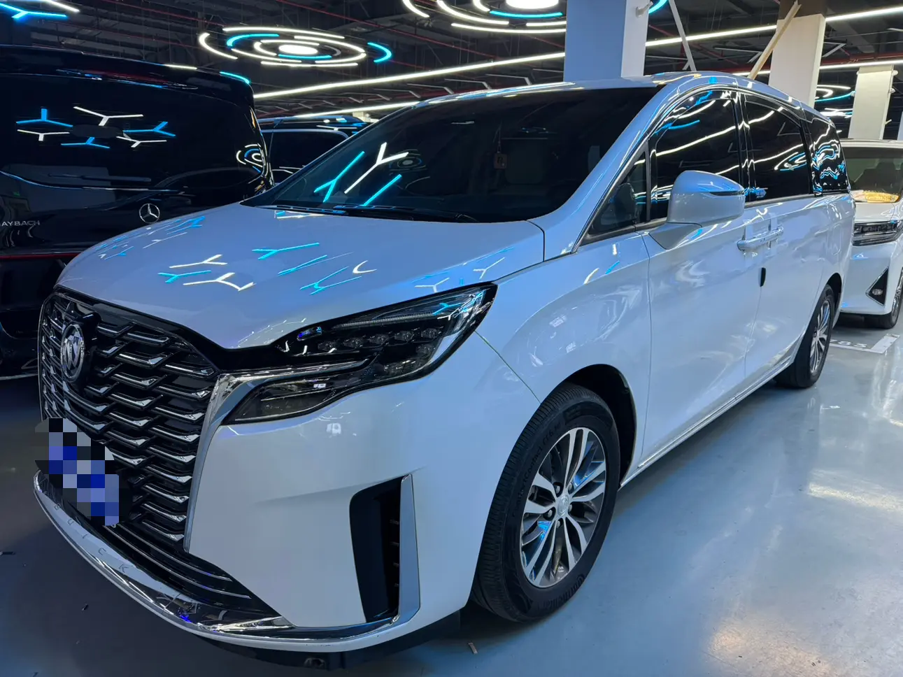 Buick GL8  из Китая