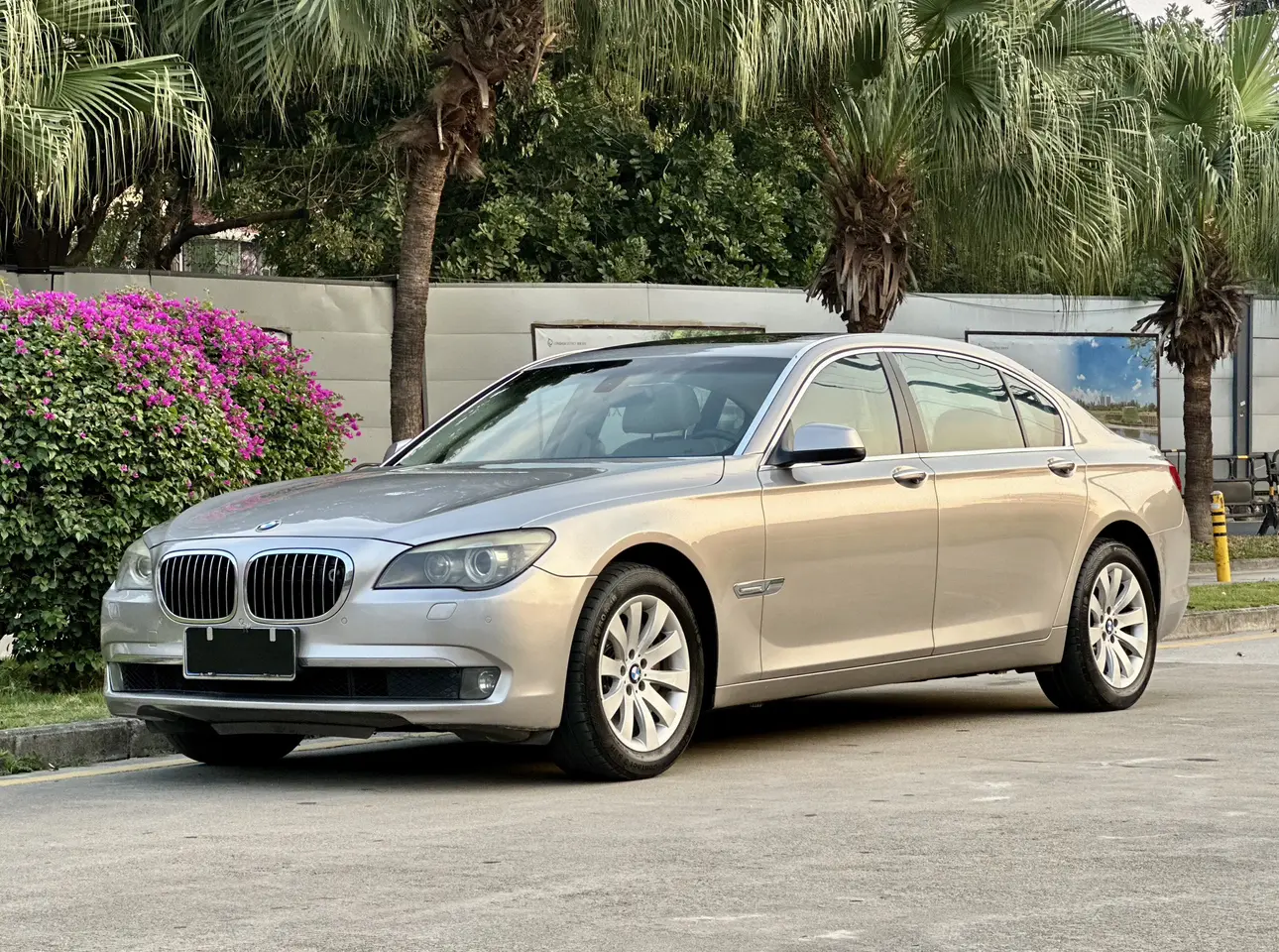 BMW 7 Series  из Китая