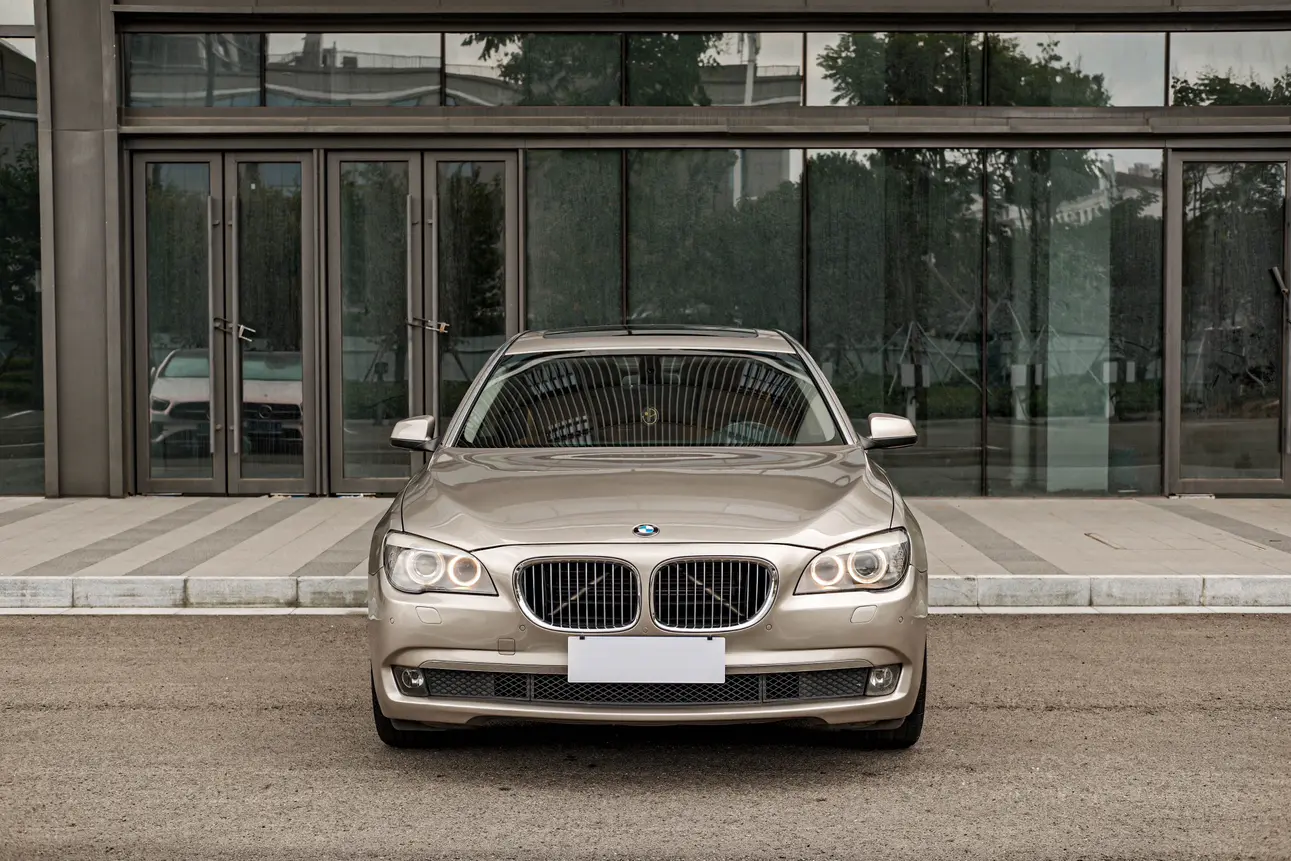 BMW 7 Series  из Китая
