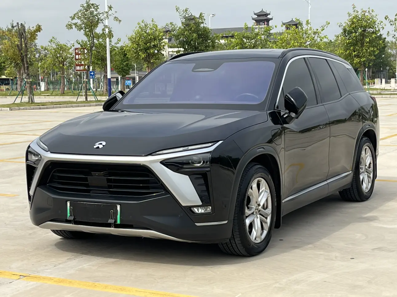 NIO ES8  из Китая