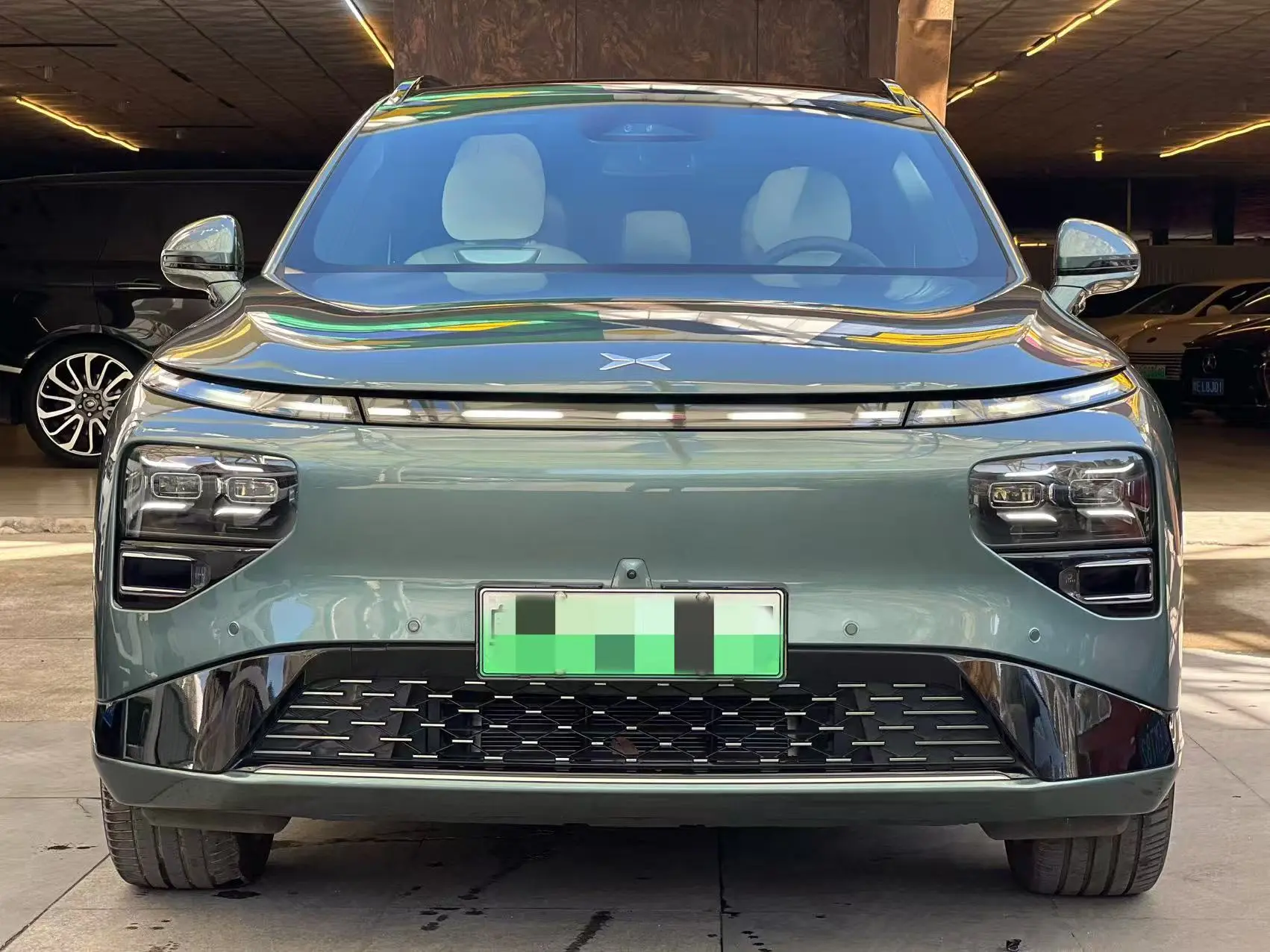 Xpeng G9  из Китая