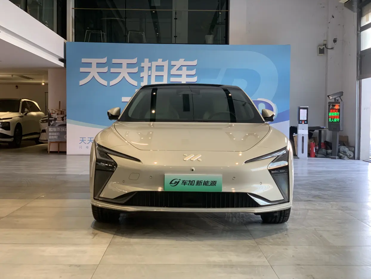 Zhiji L7  из Китая