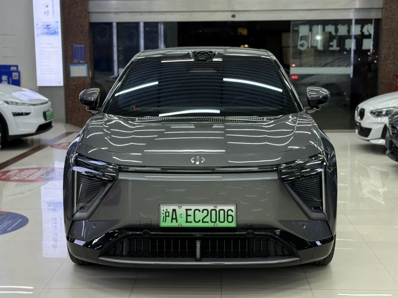 HiPhi Y  из Китая