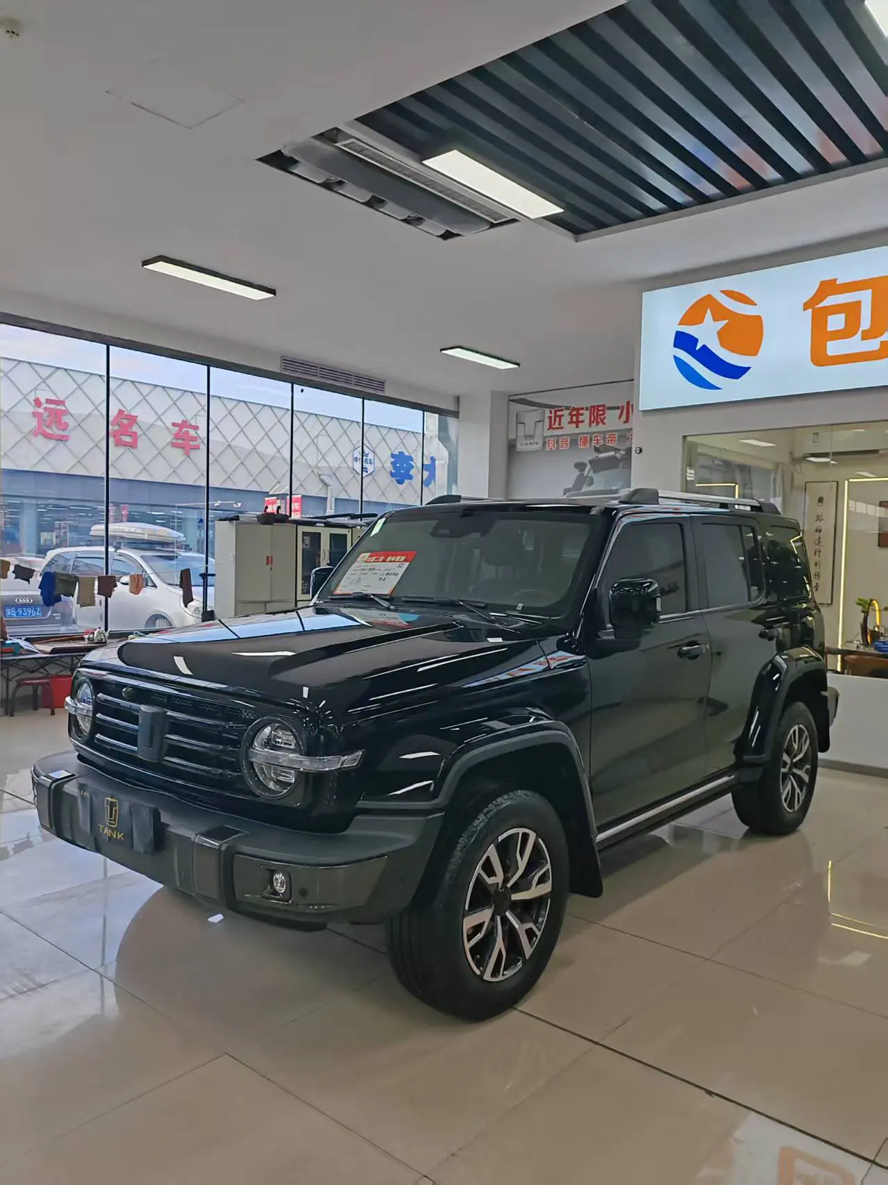 Tank 300  из Китая