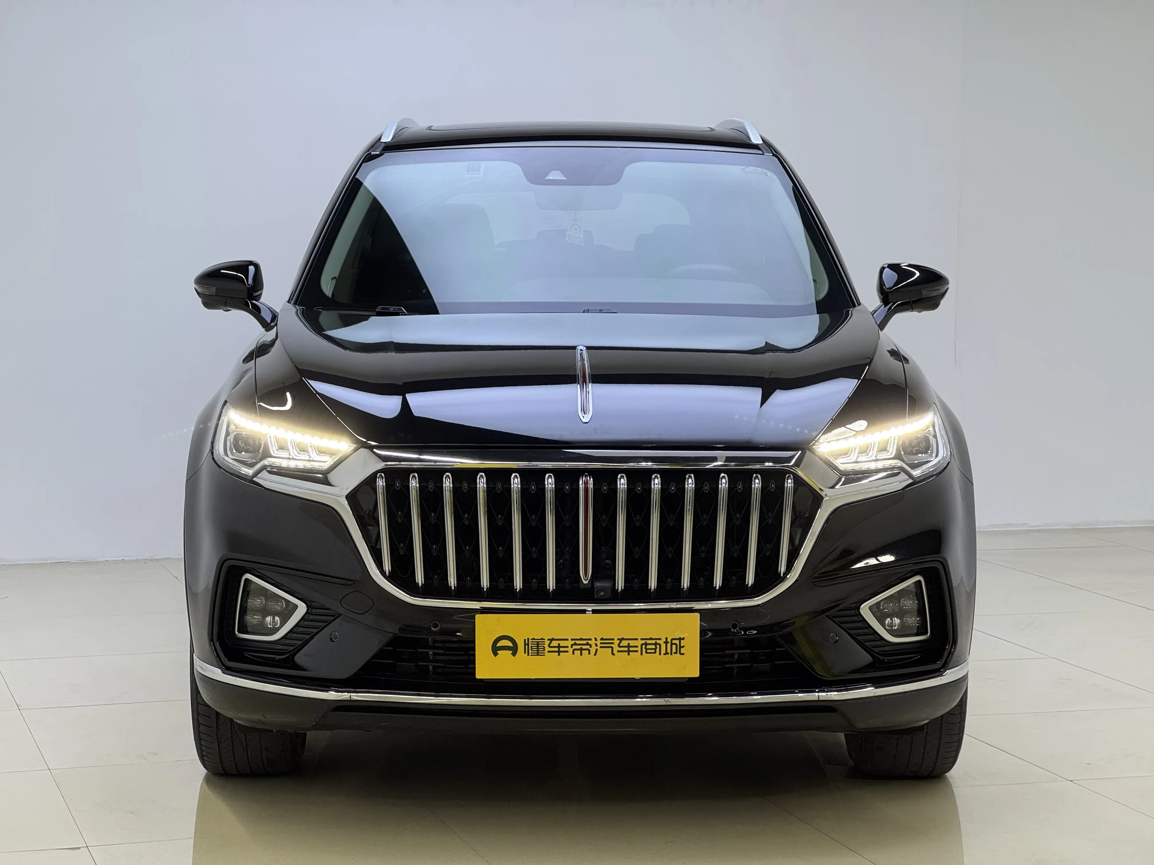 Hongqi HS5  из Китая