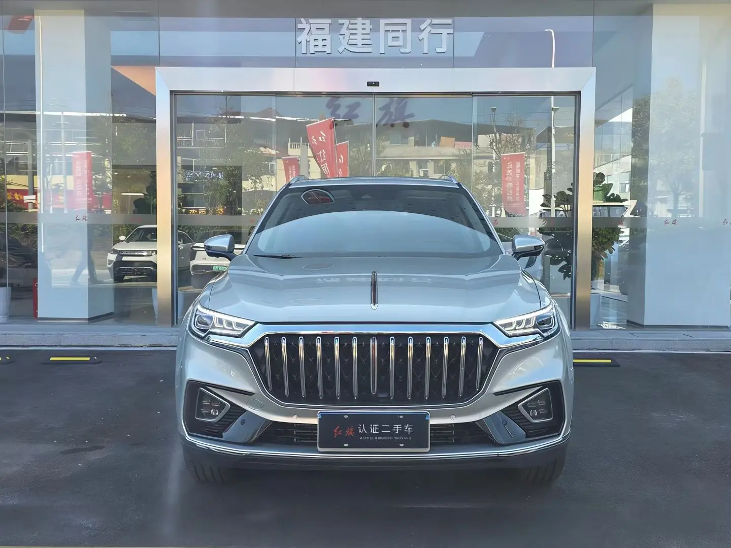 Hongqi HS5  из Китая