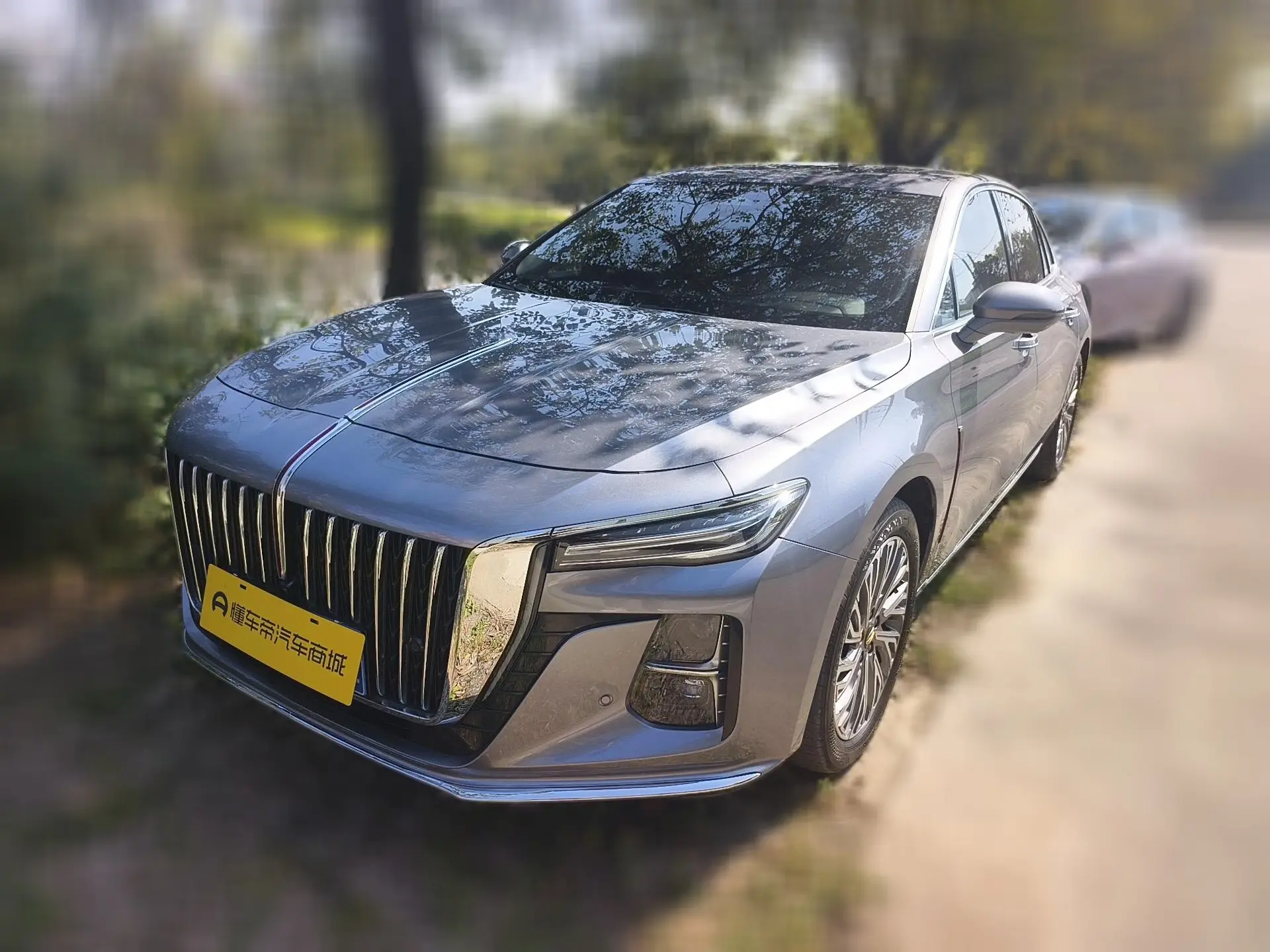 Hongqi H5  из Китая