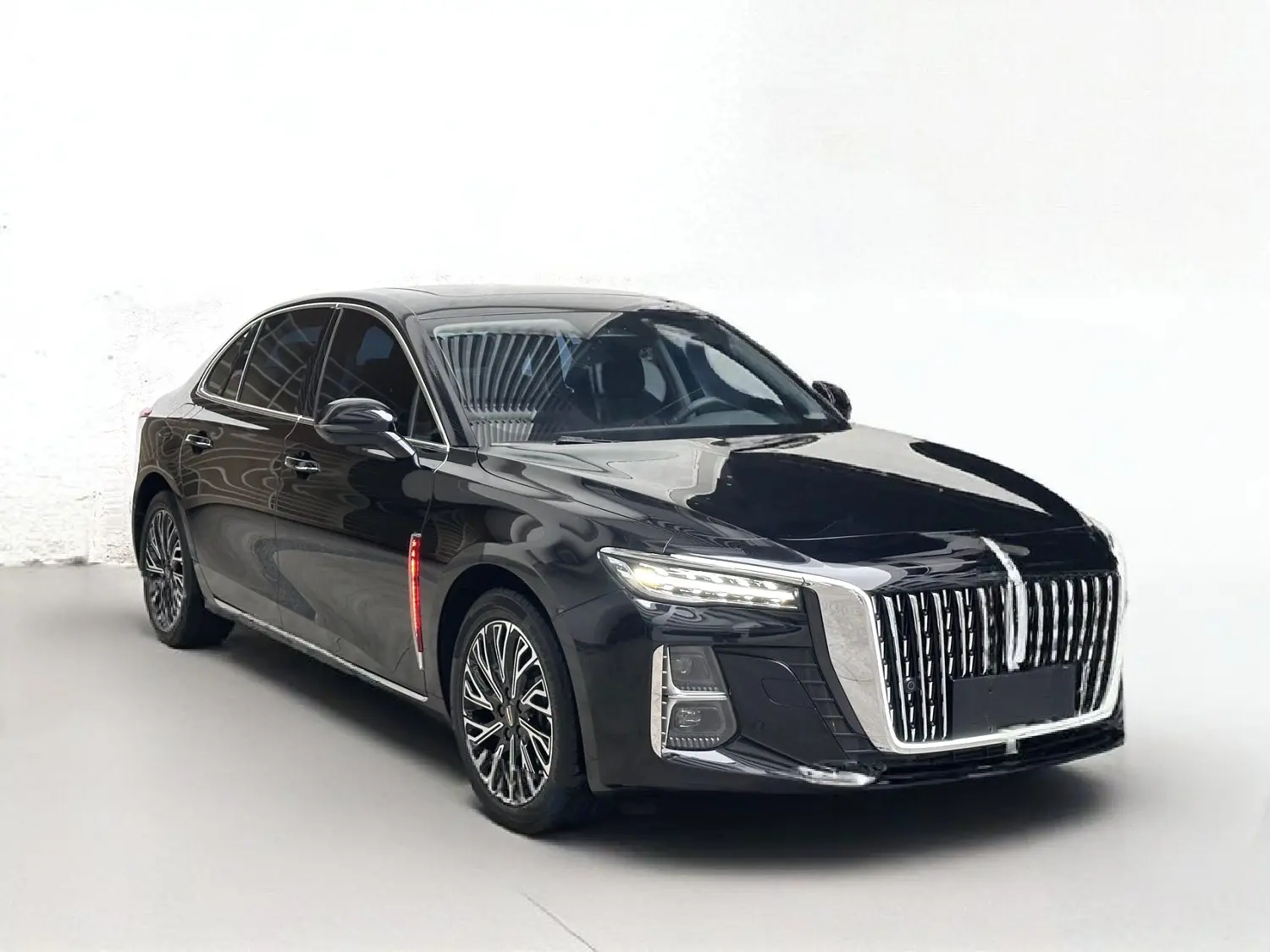 Hongqi H5  из Китая