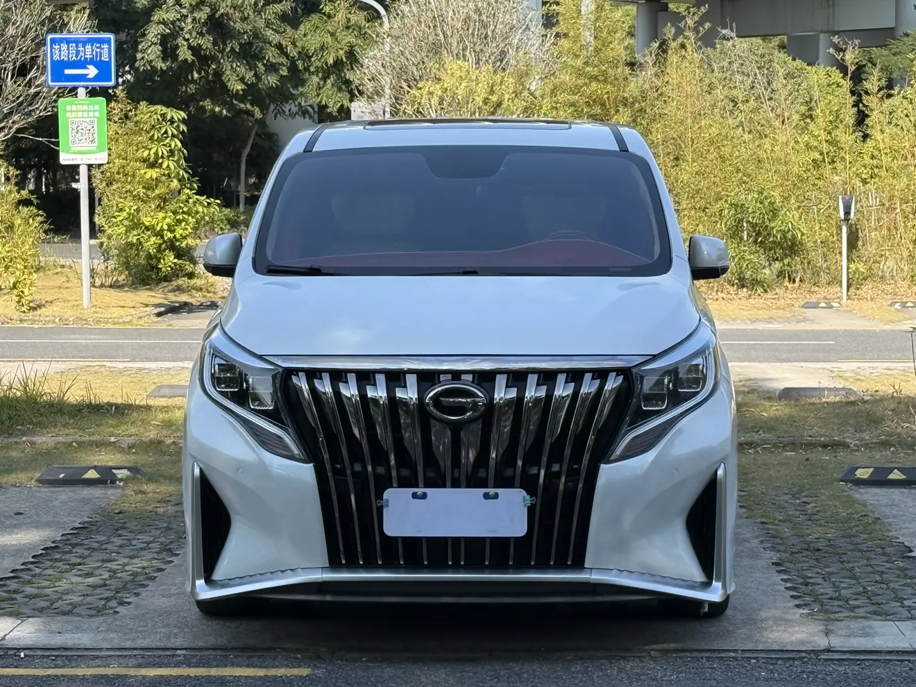 GAC Trumpchi M8  из Китая