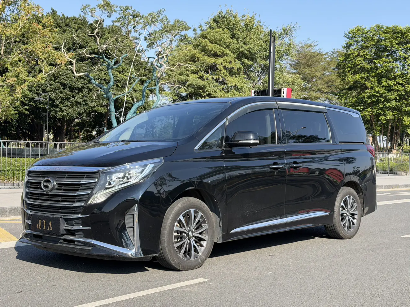 GAC Trumpchi M8  из Китая