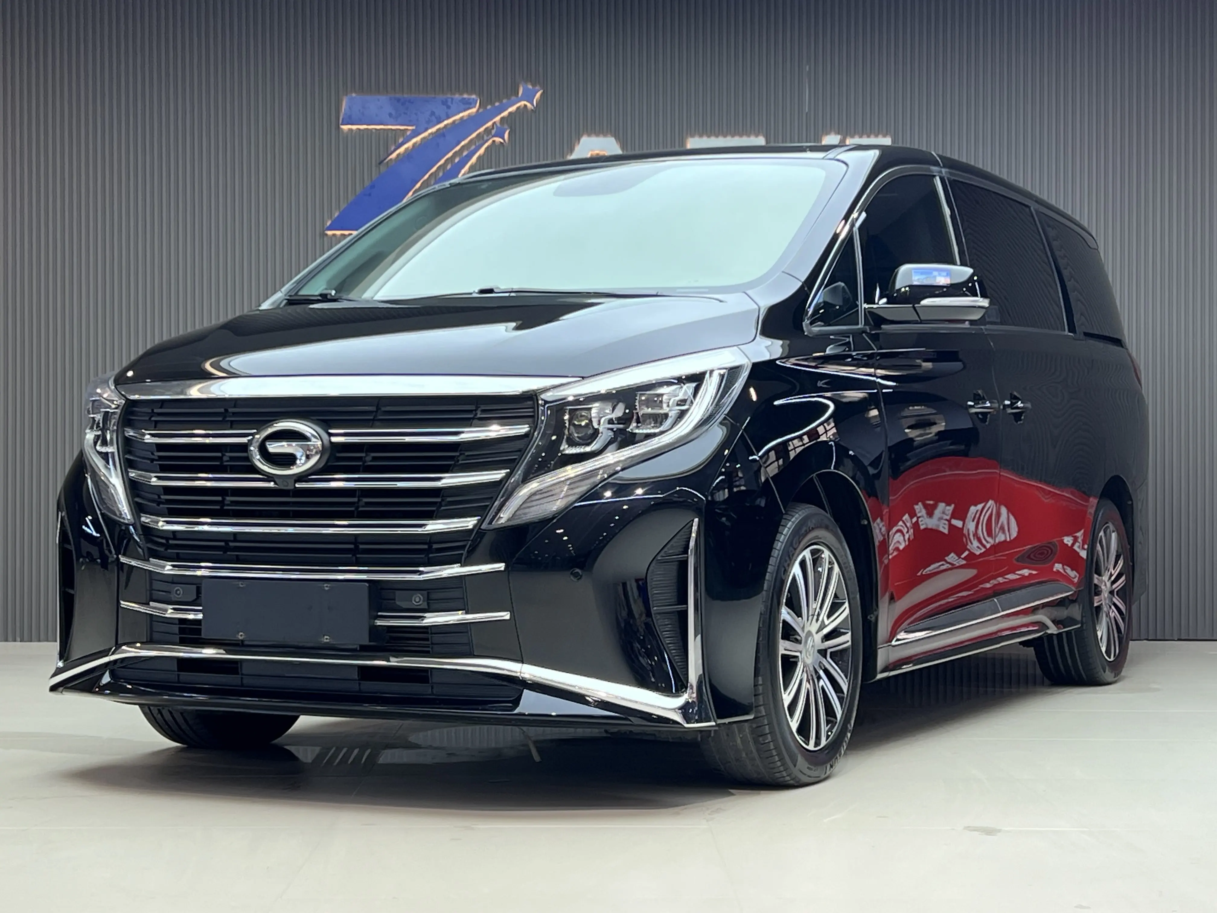 GAC Trumpchi M8  из Китая