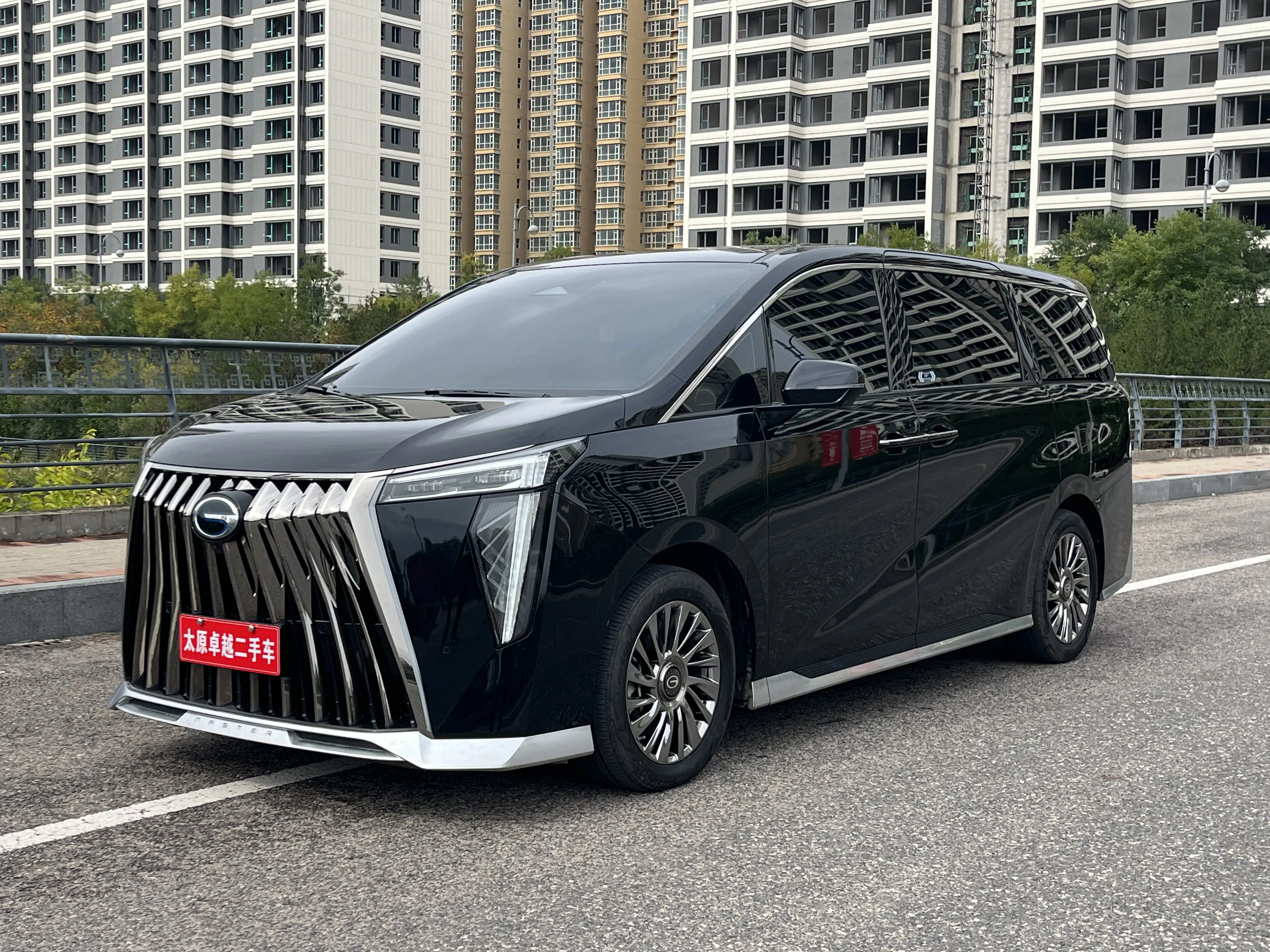 GAC Trumpchi M8  из Китая