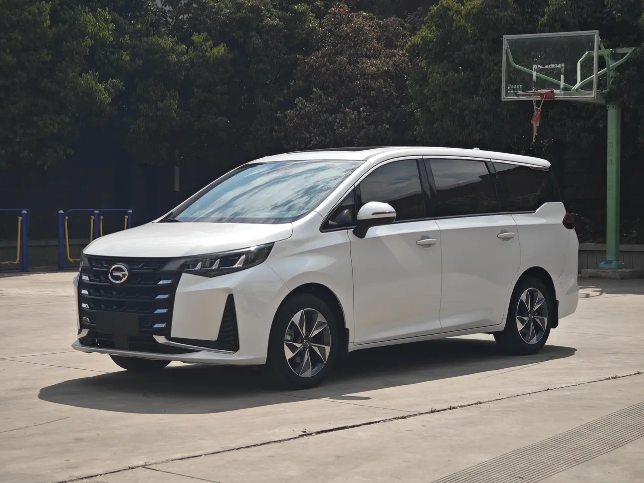 GAC Trumpchi M6  из Китая