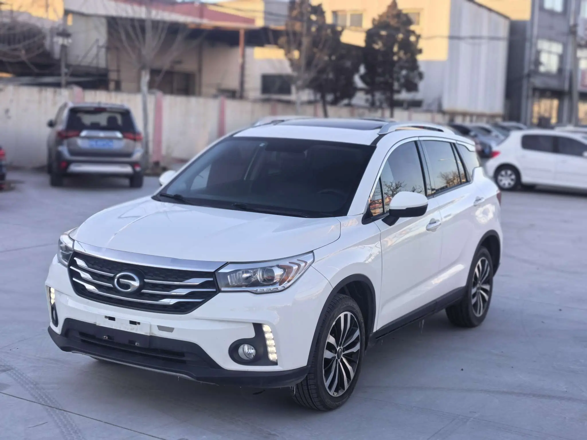 GAC Trumpchi GS4  из Китая