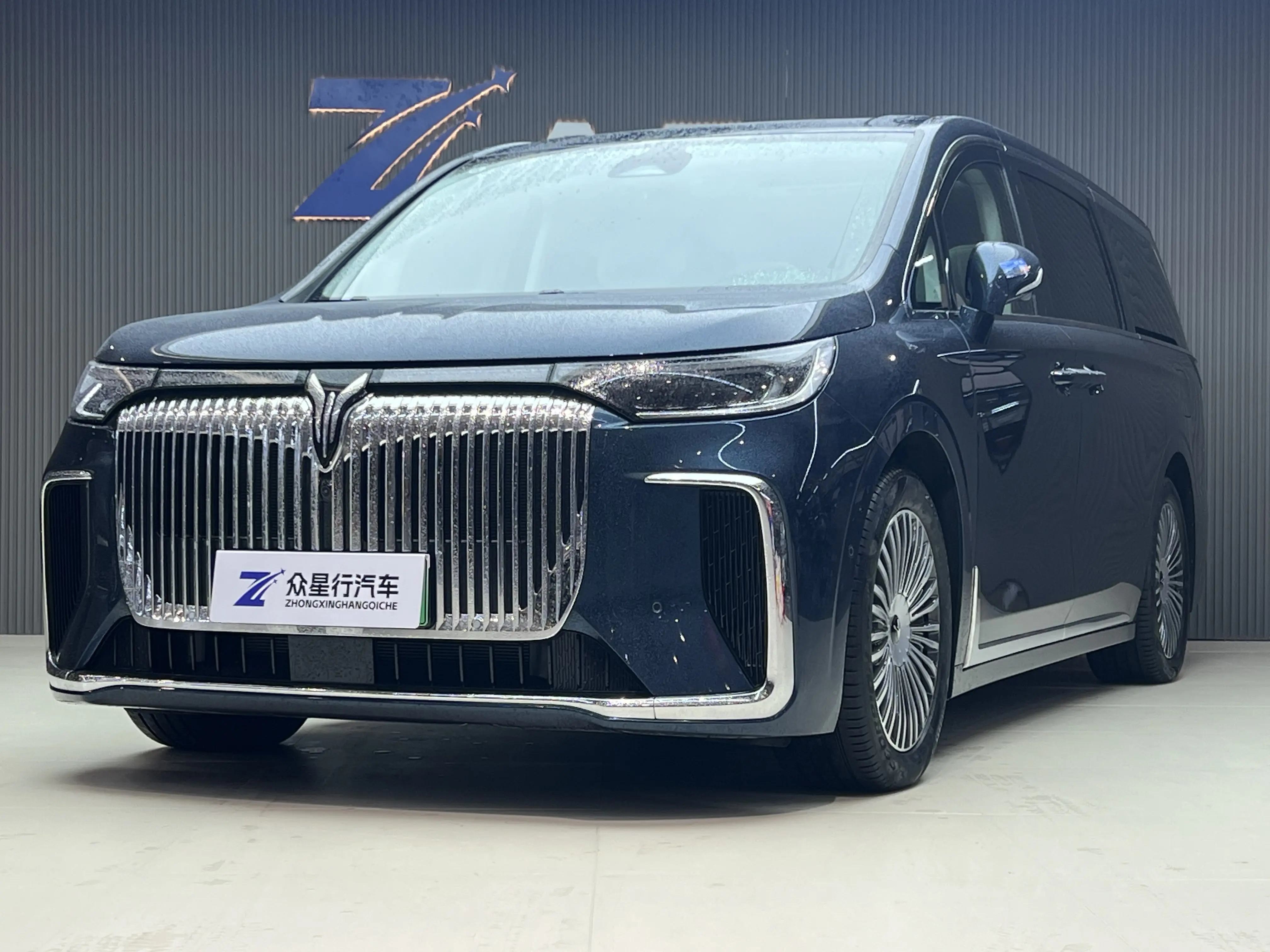 Voyah Lantu Dreamer PHEV  из Китая