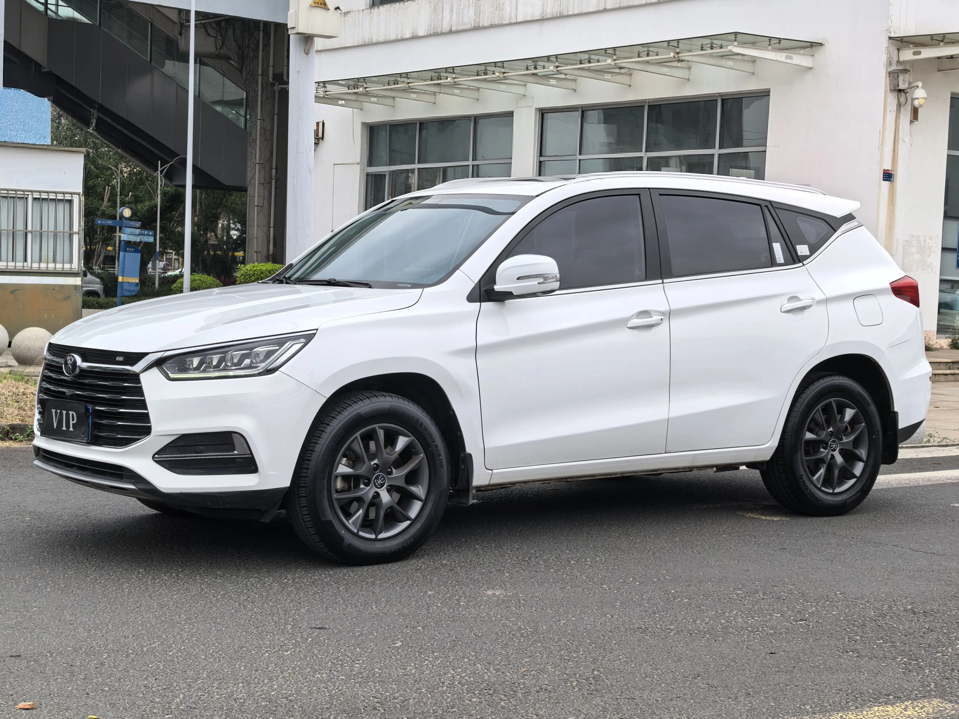 BYD Song  из Китая