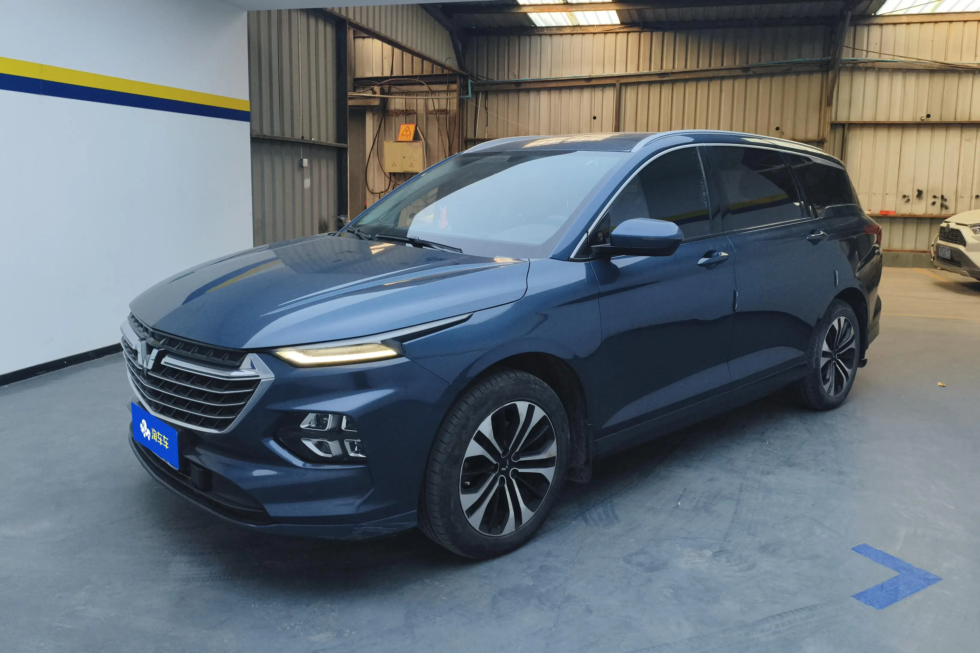 Wuling Capgemini Victory  из Китая