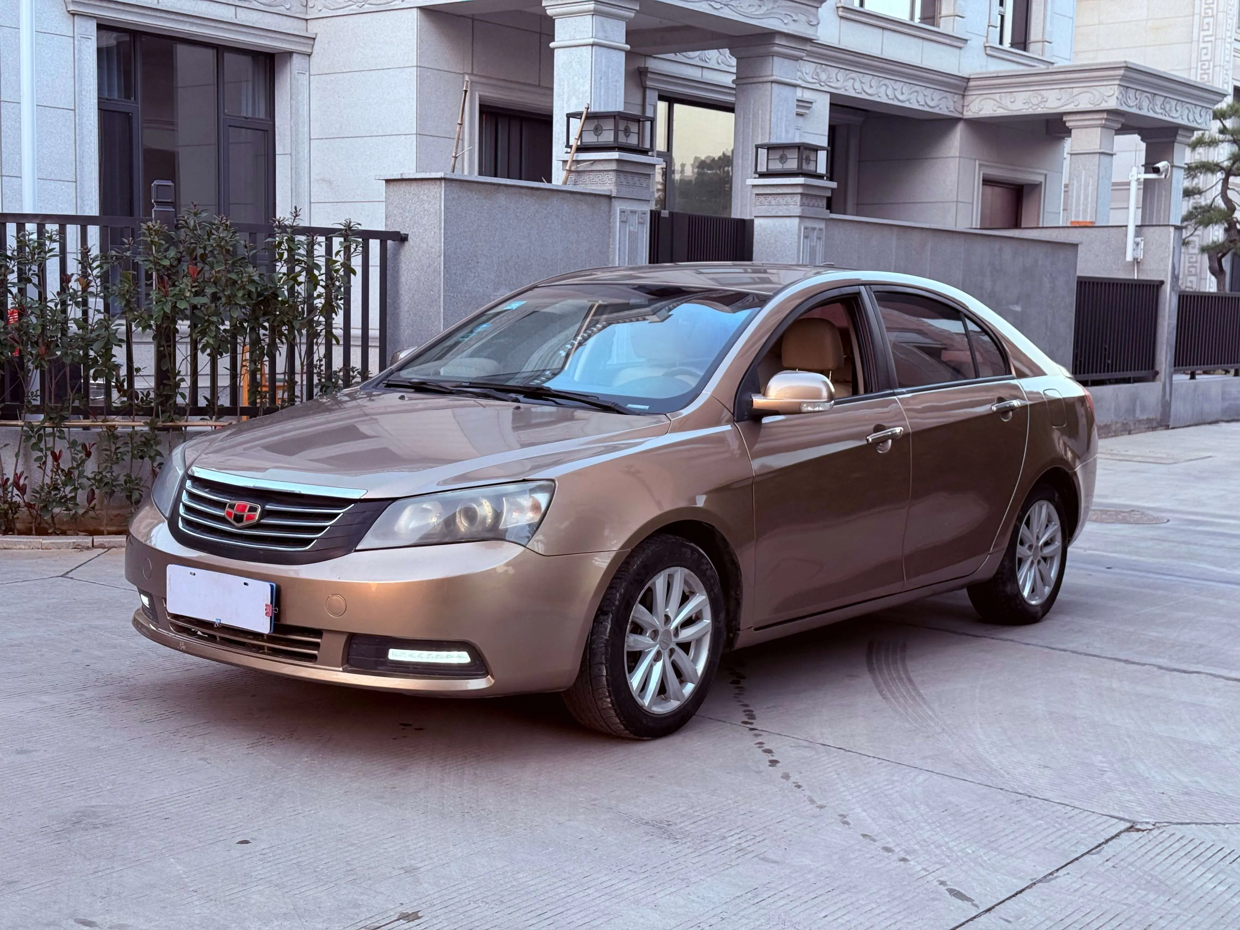 Geely Classic Emgrand  из Китая