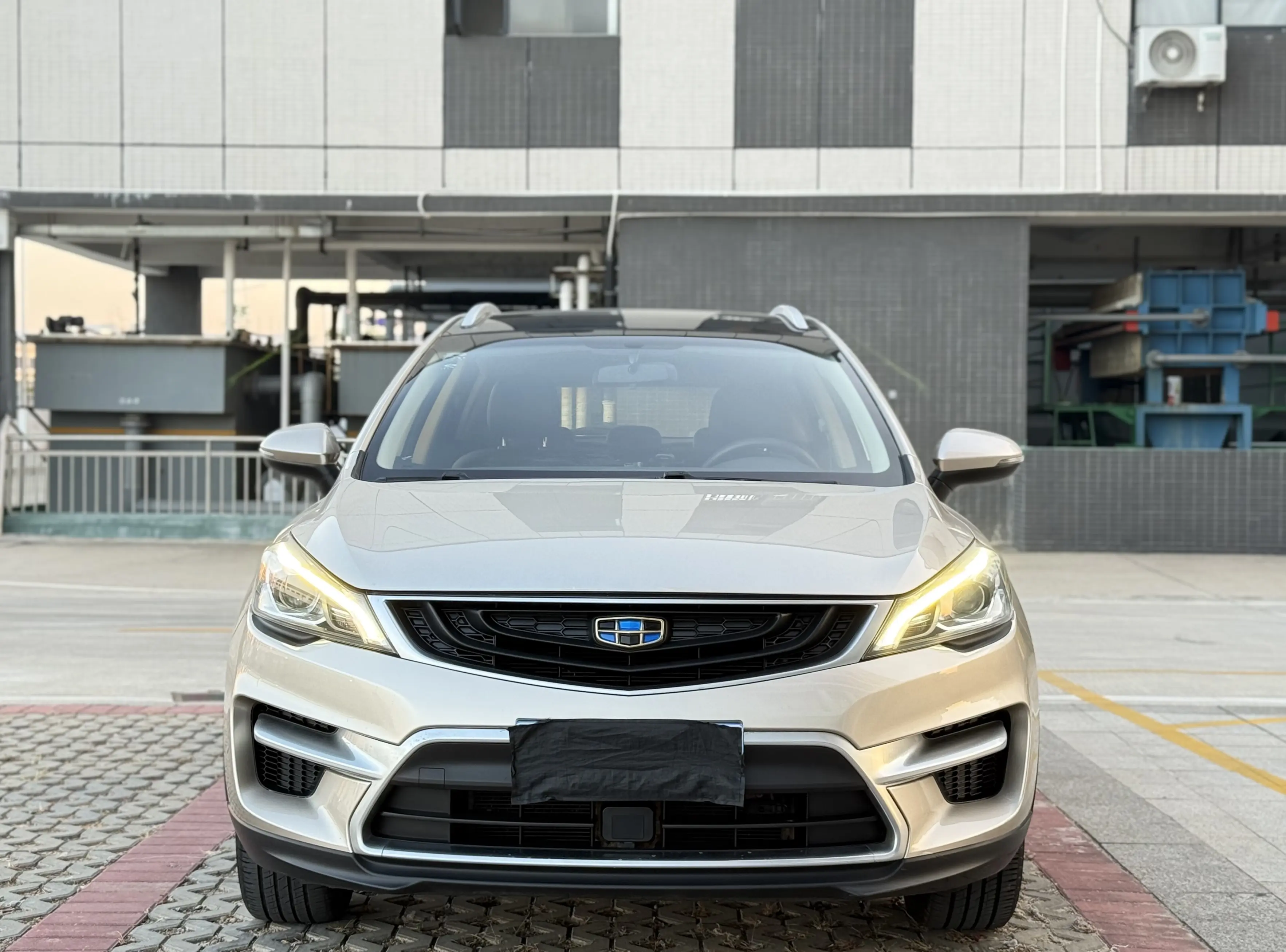 Geely Emgrand GS  из Китая