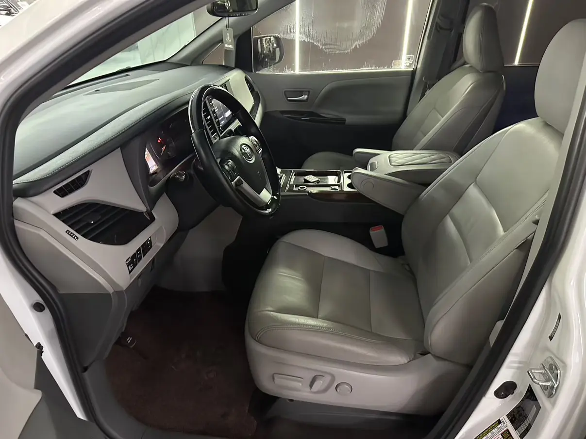 Toyota Sienna