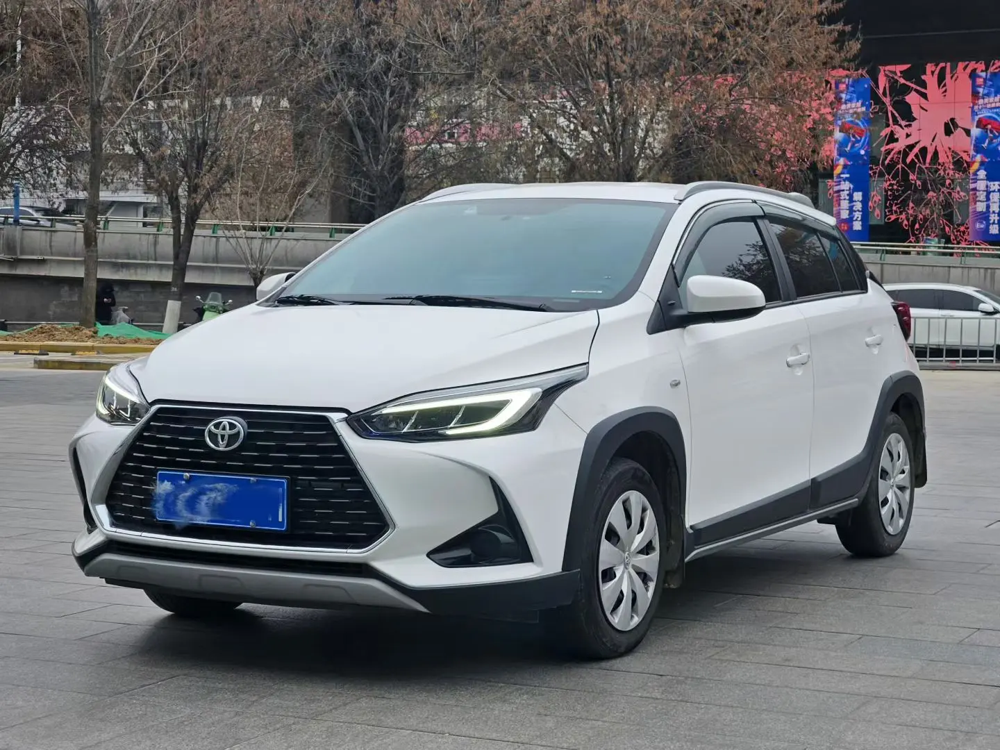 Toyota Yaris L  из Китая