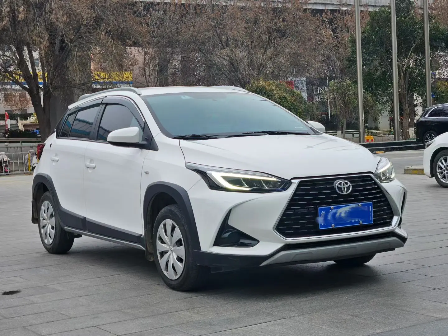 Toyota Yaris L  из Китая