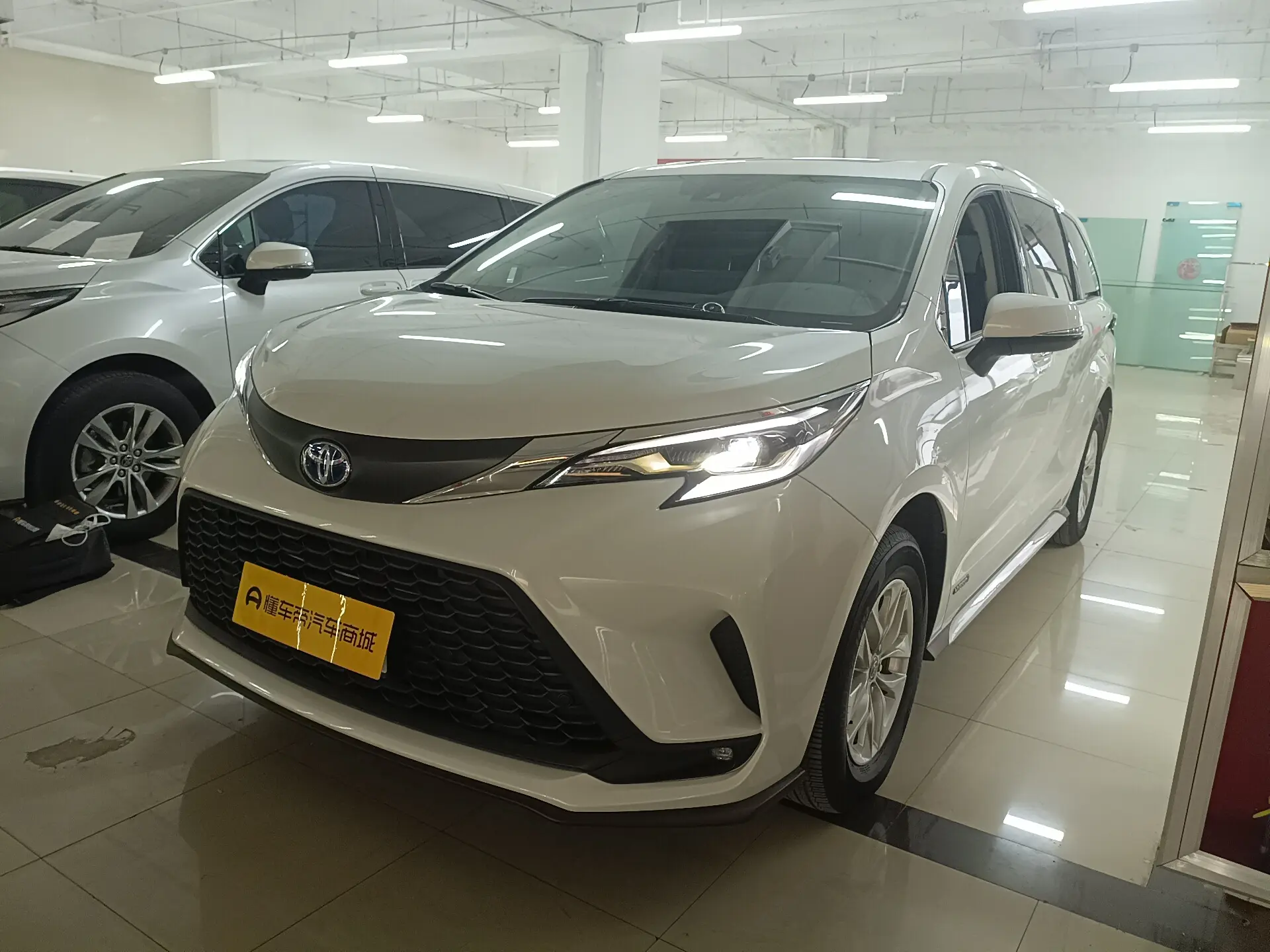 Toyota Granvia  из Китая