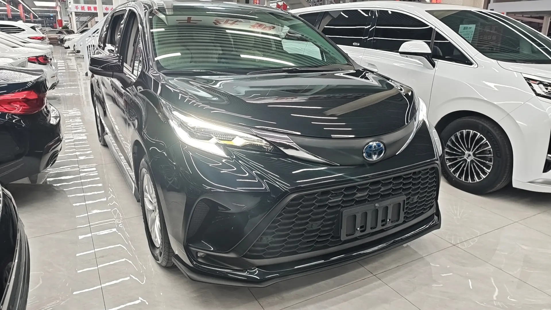 Toyota Granvia  из Китая