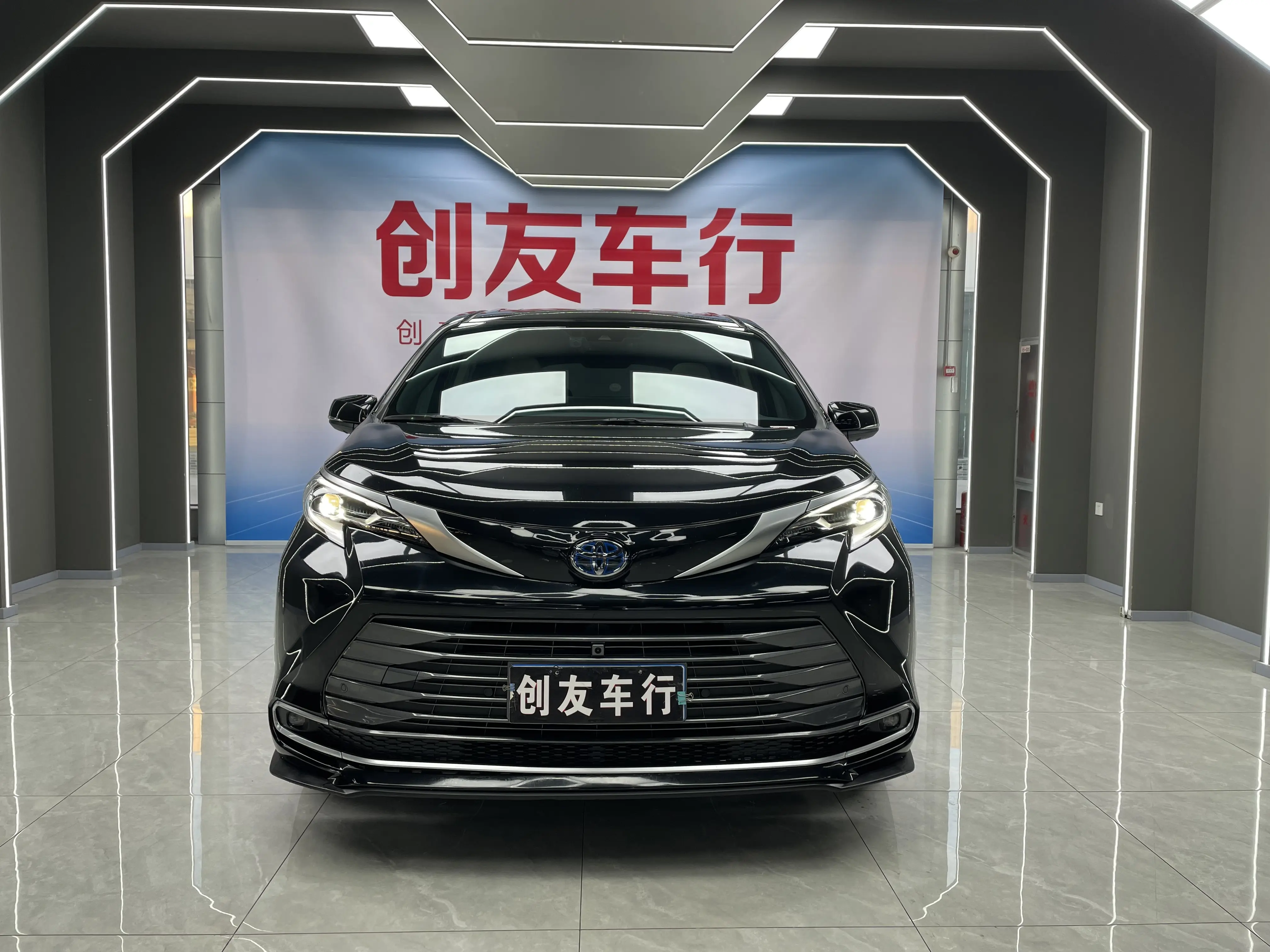 Toyota Sienna  из Китая