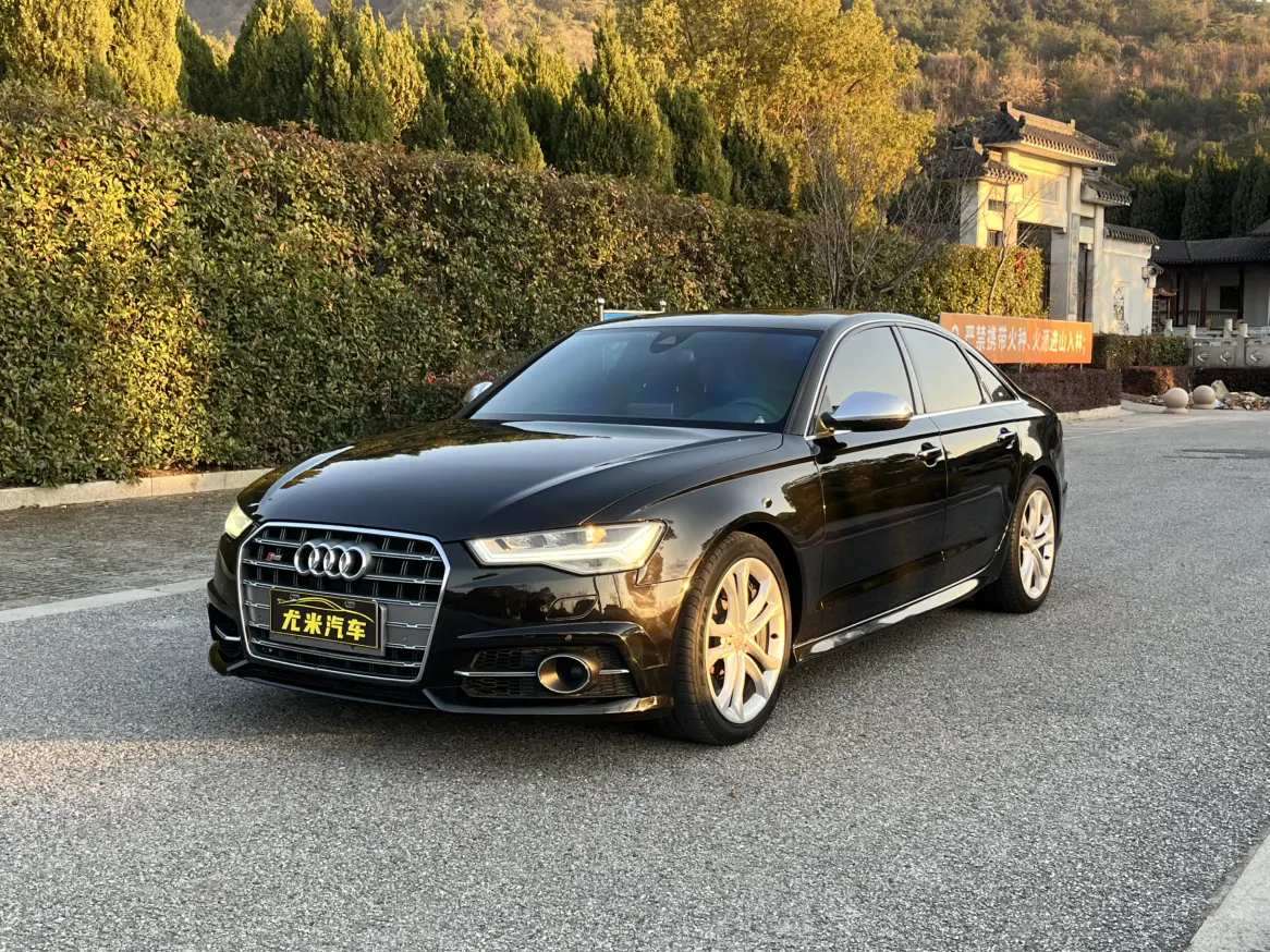 Audi S6  из Китая