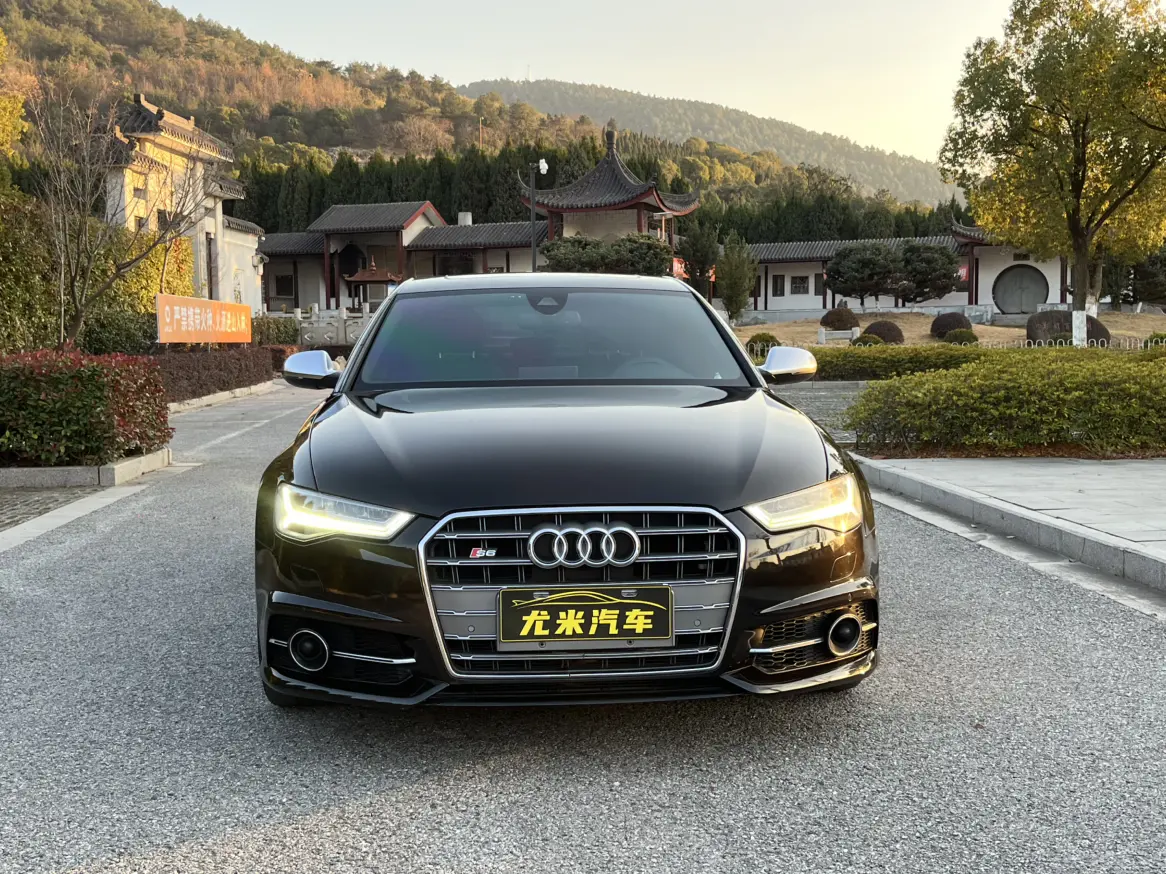 Audi S6  из Китая