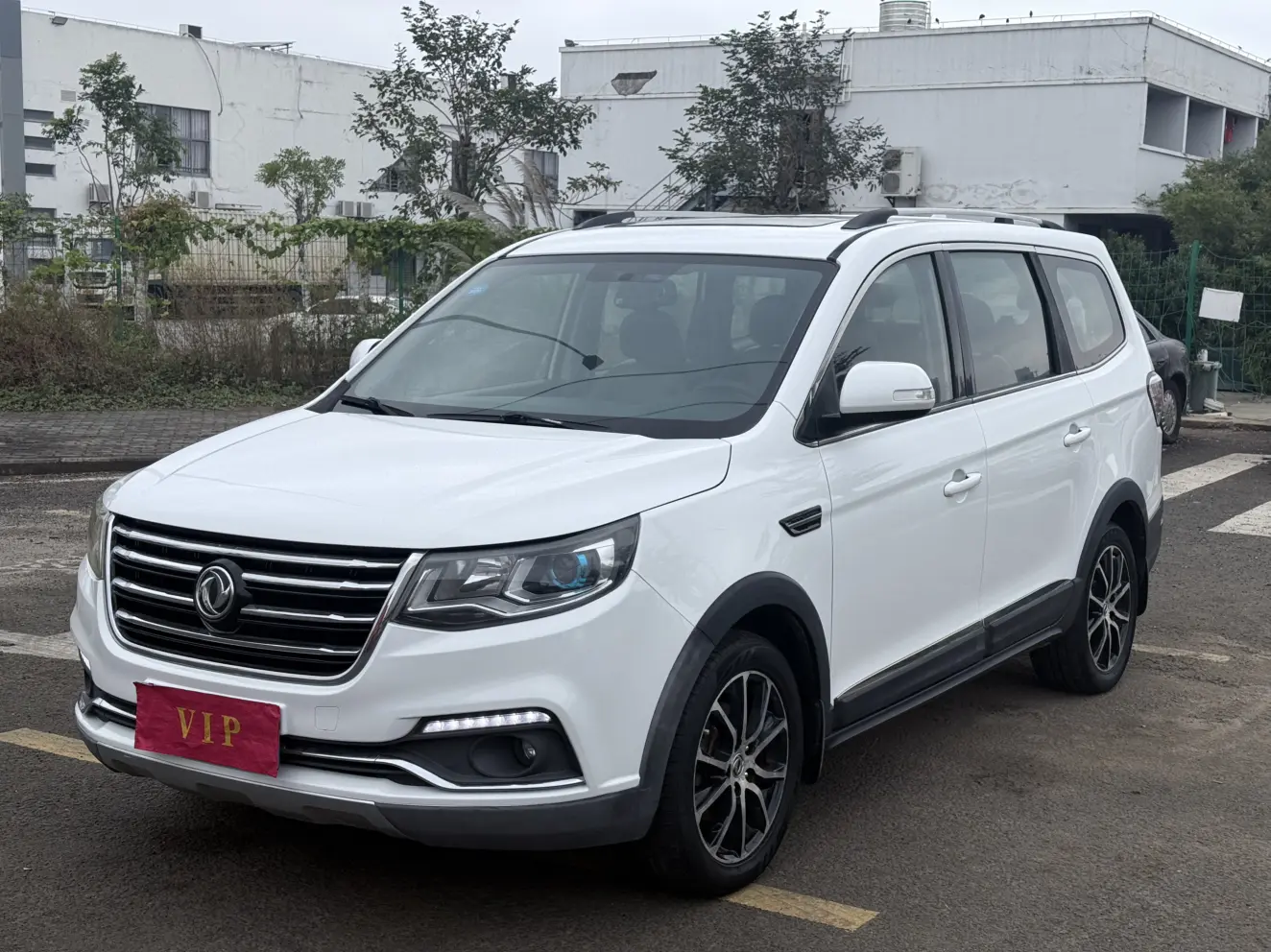 Forthing Fengxing SX6  из Китая