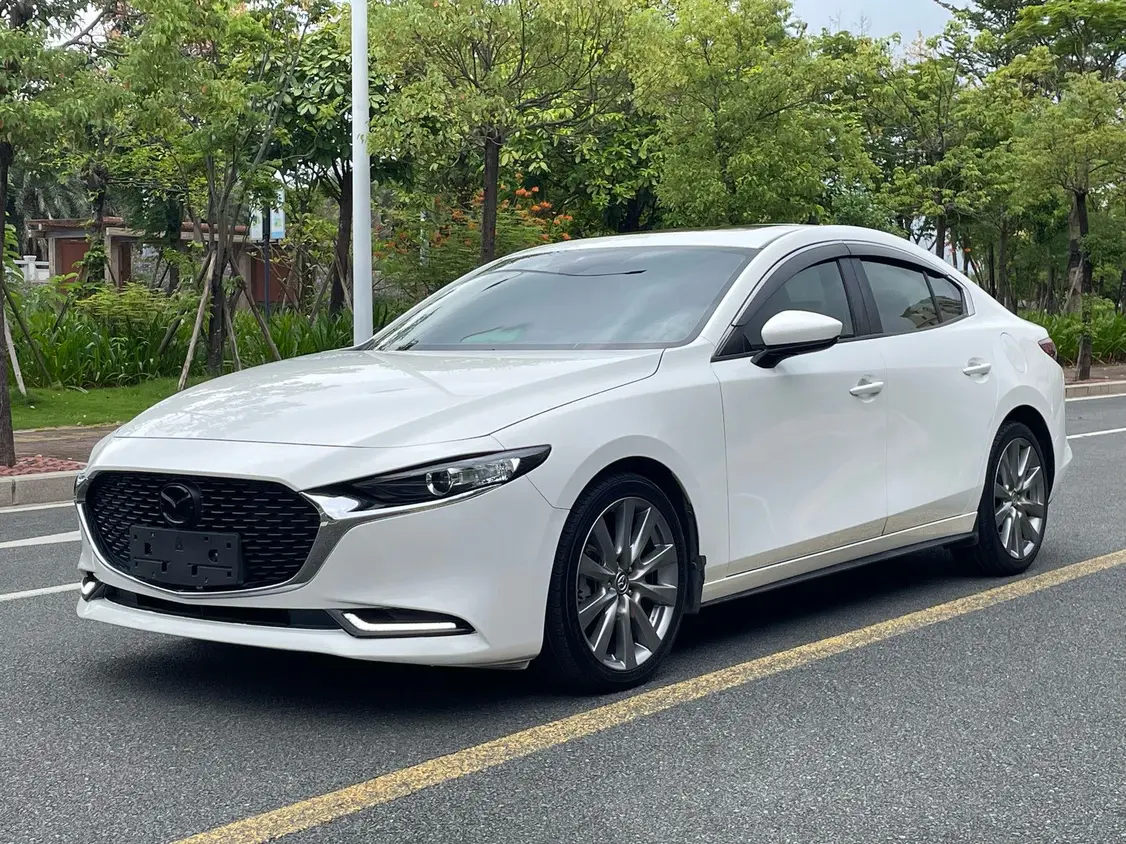 Mazda Axela (Mazda3)  из Китая