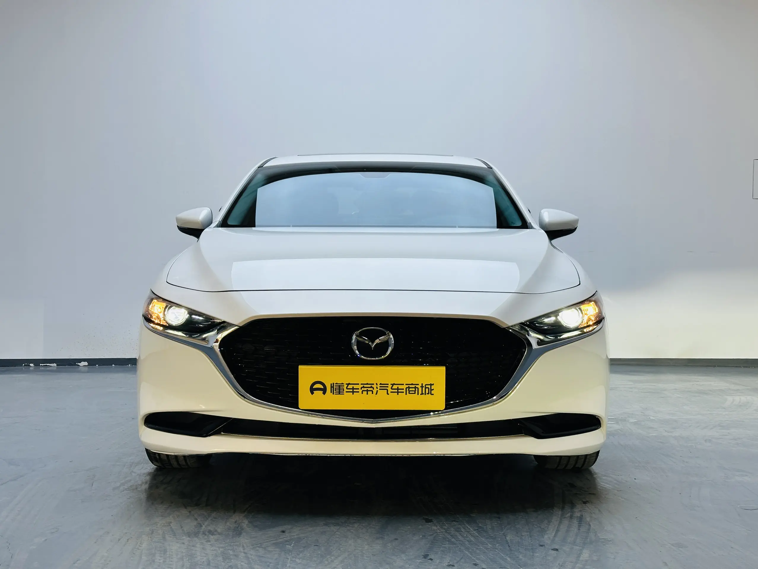 Mazda Axela (Mazda3)  из Китая