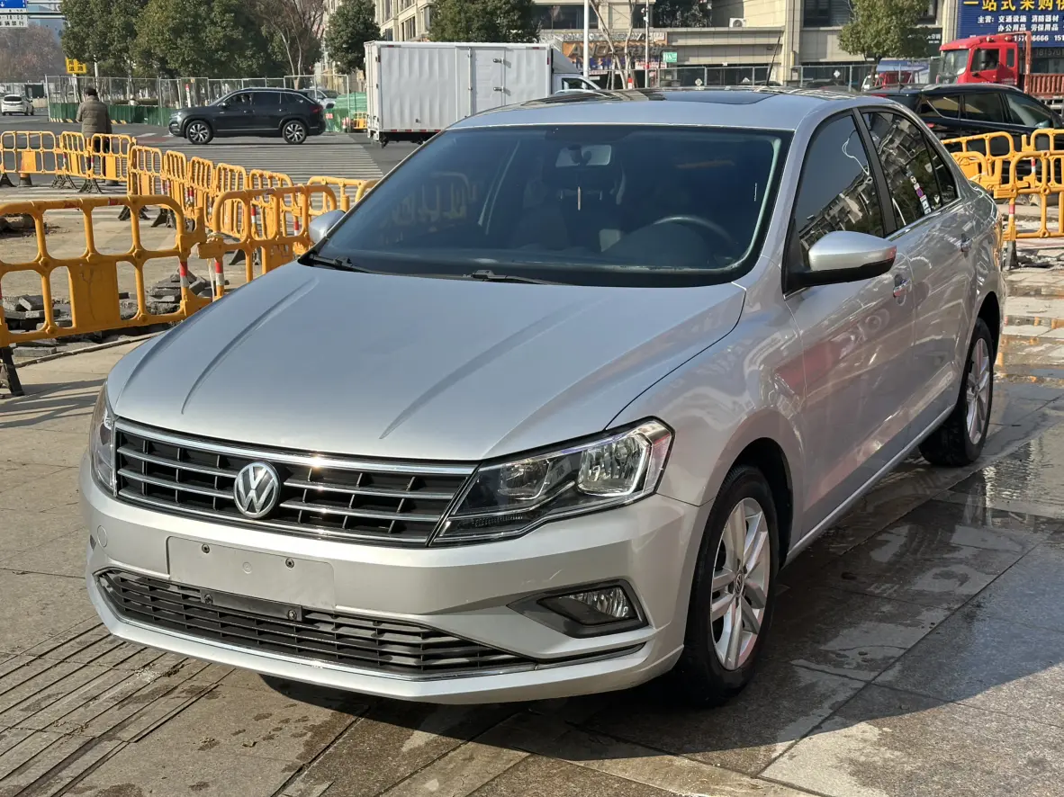 Volkswagen Jetta  из Китая