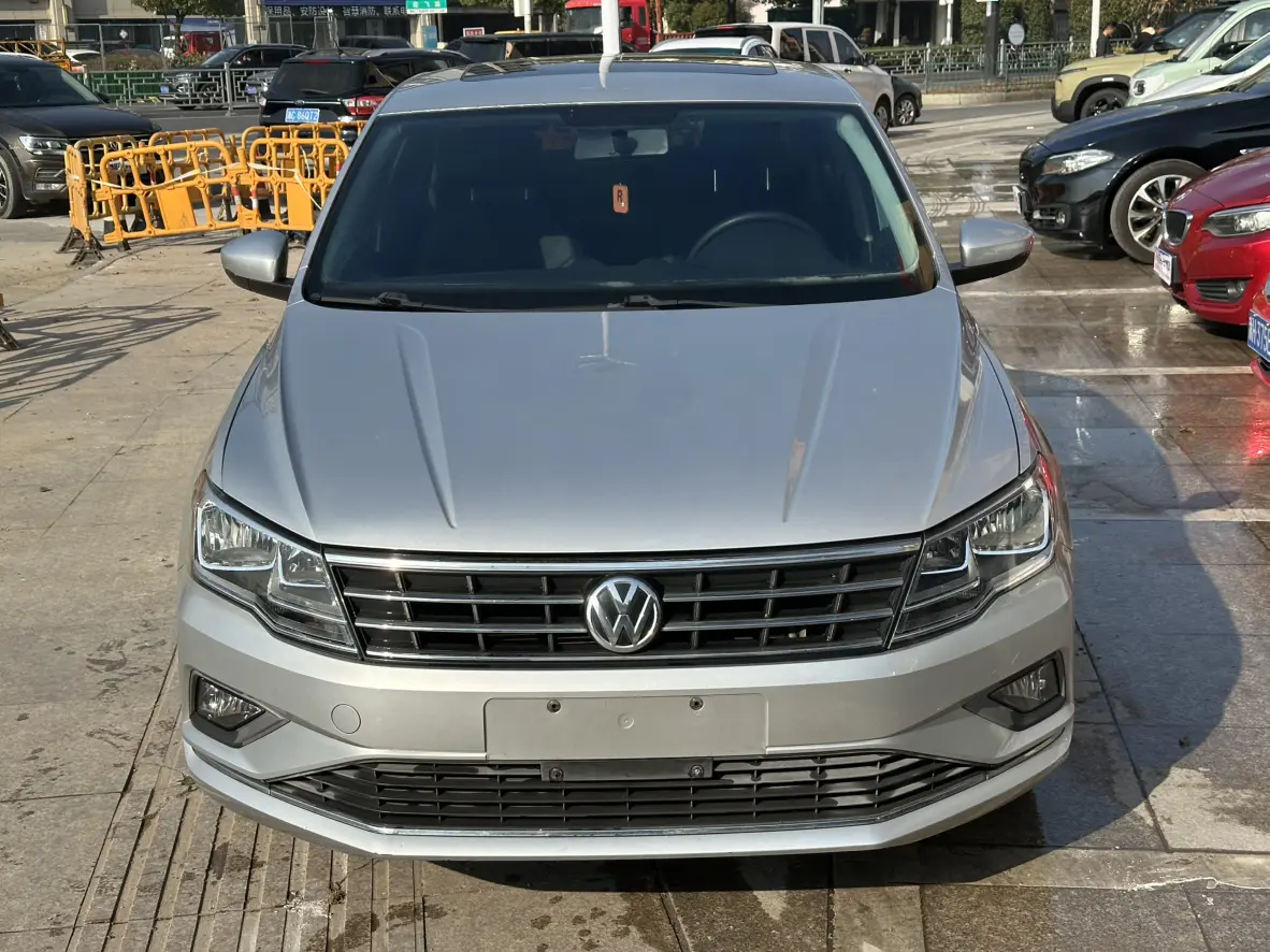 Volkswagen Jetta  из Китая