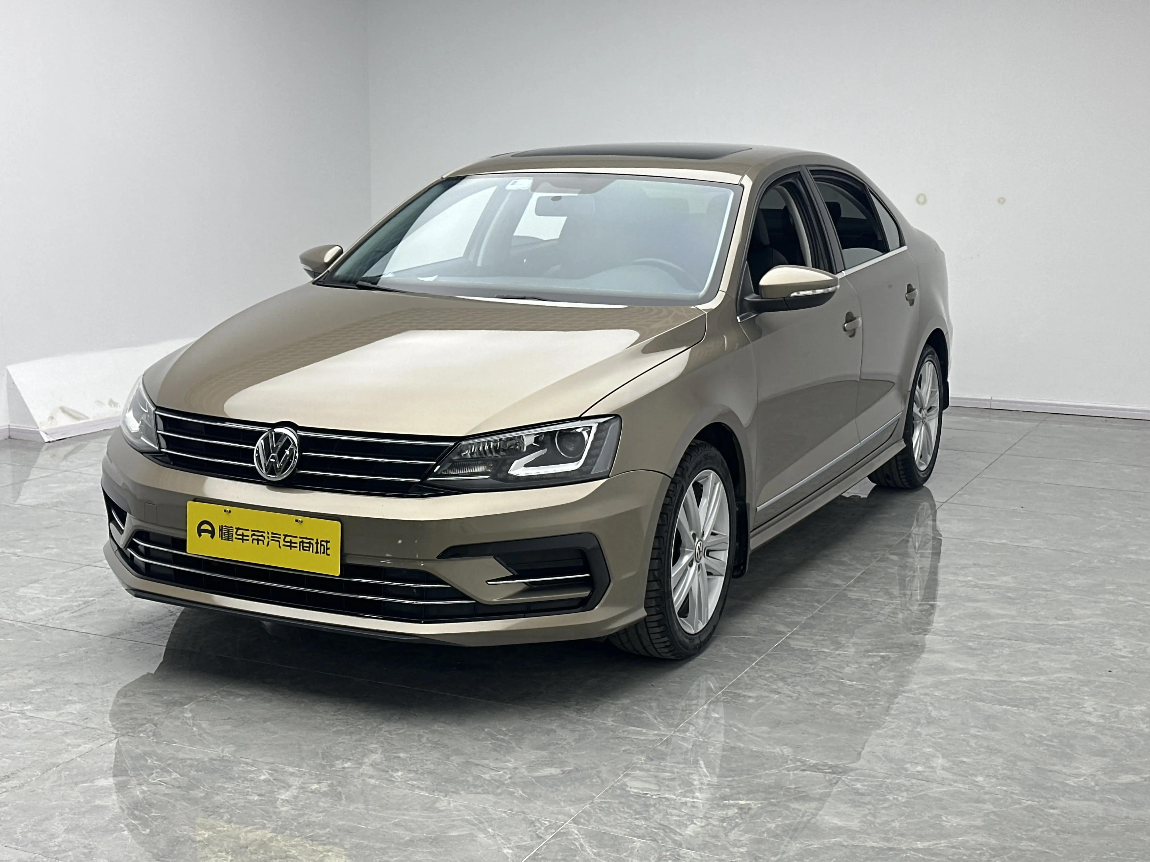 Volkswagen Sagitar  из Китая