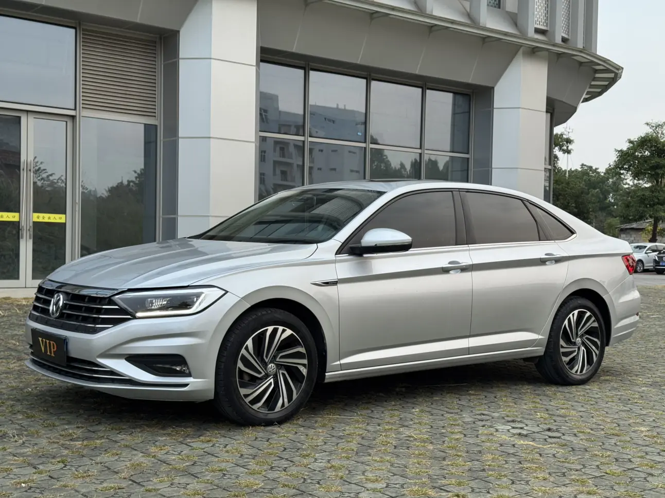 Volkswagen Sagitar  из Китая