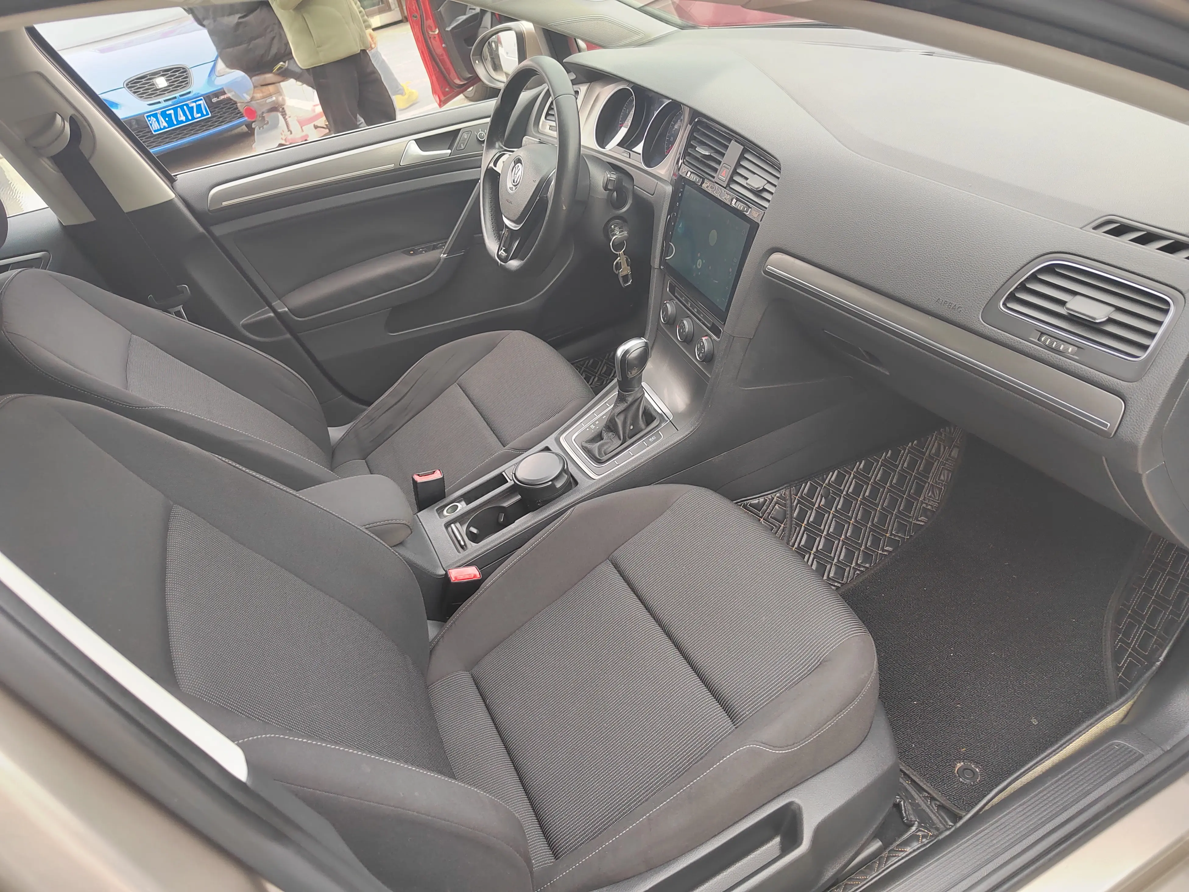 Volkswagen Golf  из Китая