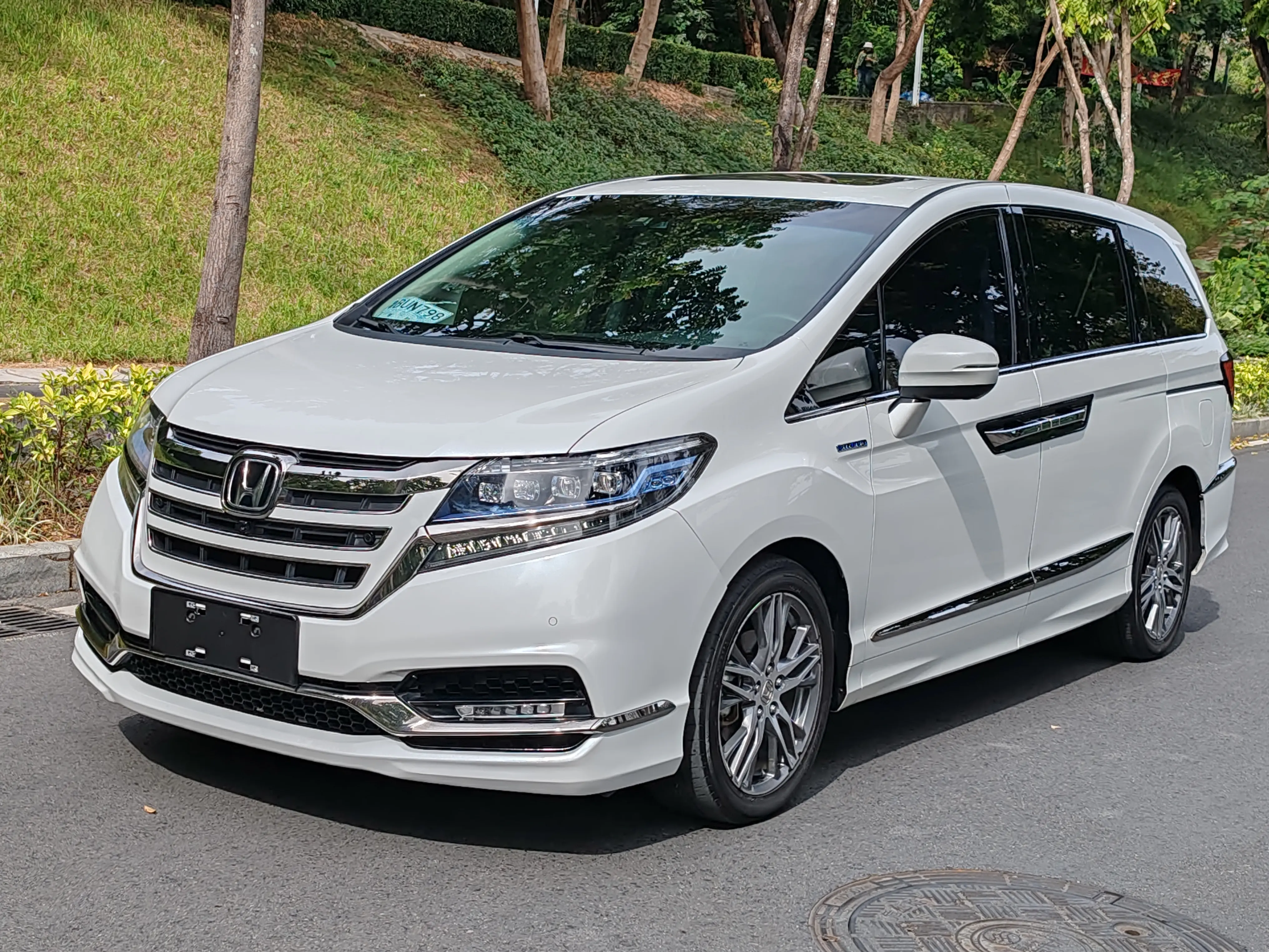 Honda Elysion (Alison)  из Китая