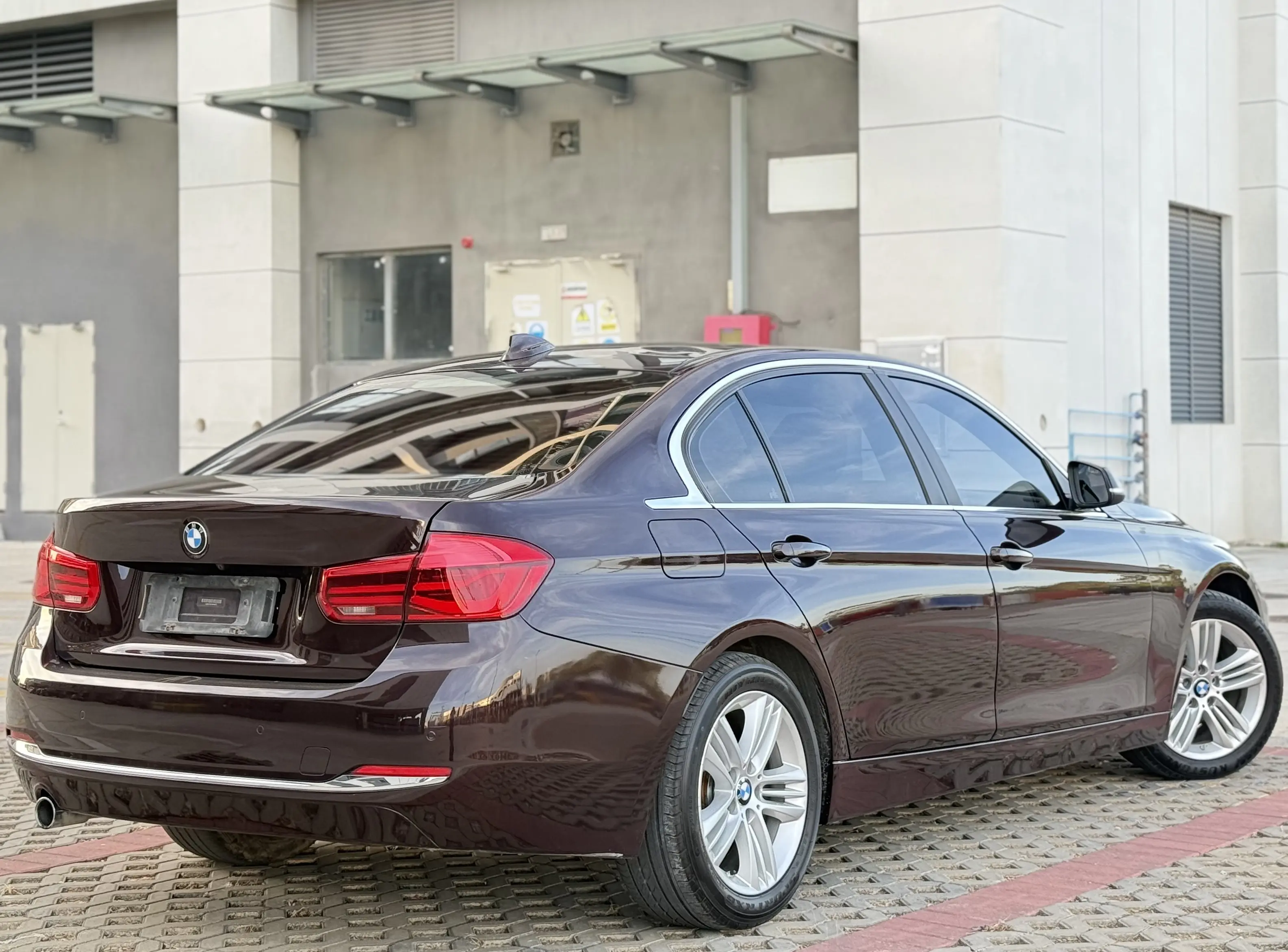 BMW 3 Series  из Китая