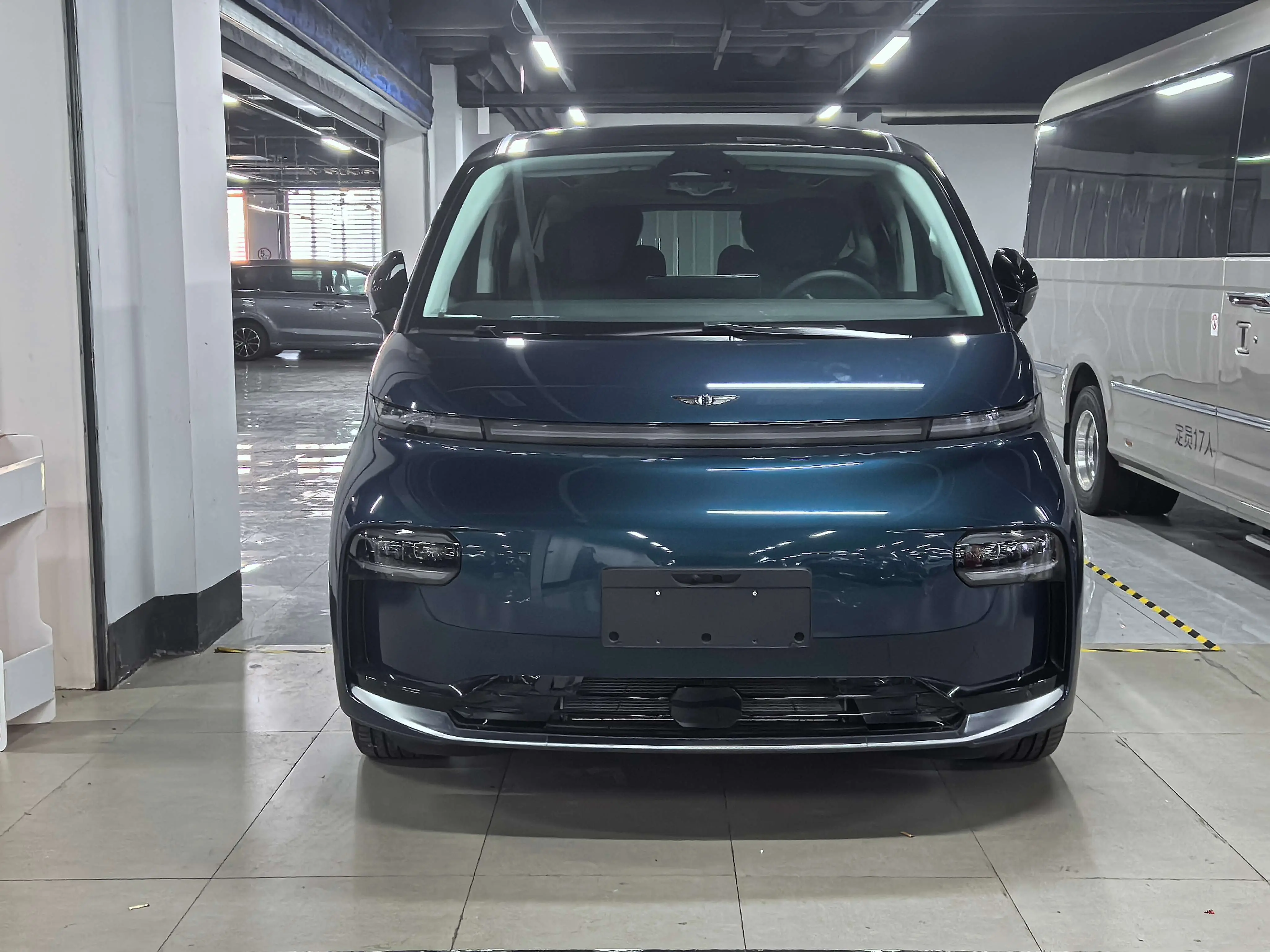 Geely Yizhen L380  из Китая