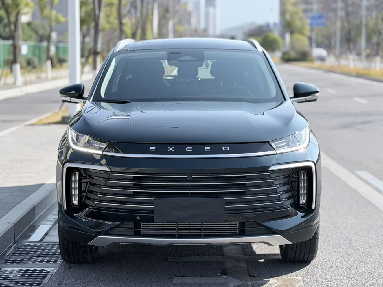 Exeed TXL (Stars in the clouds)  из Китая