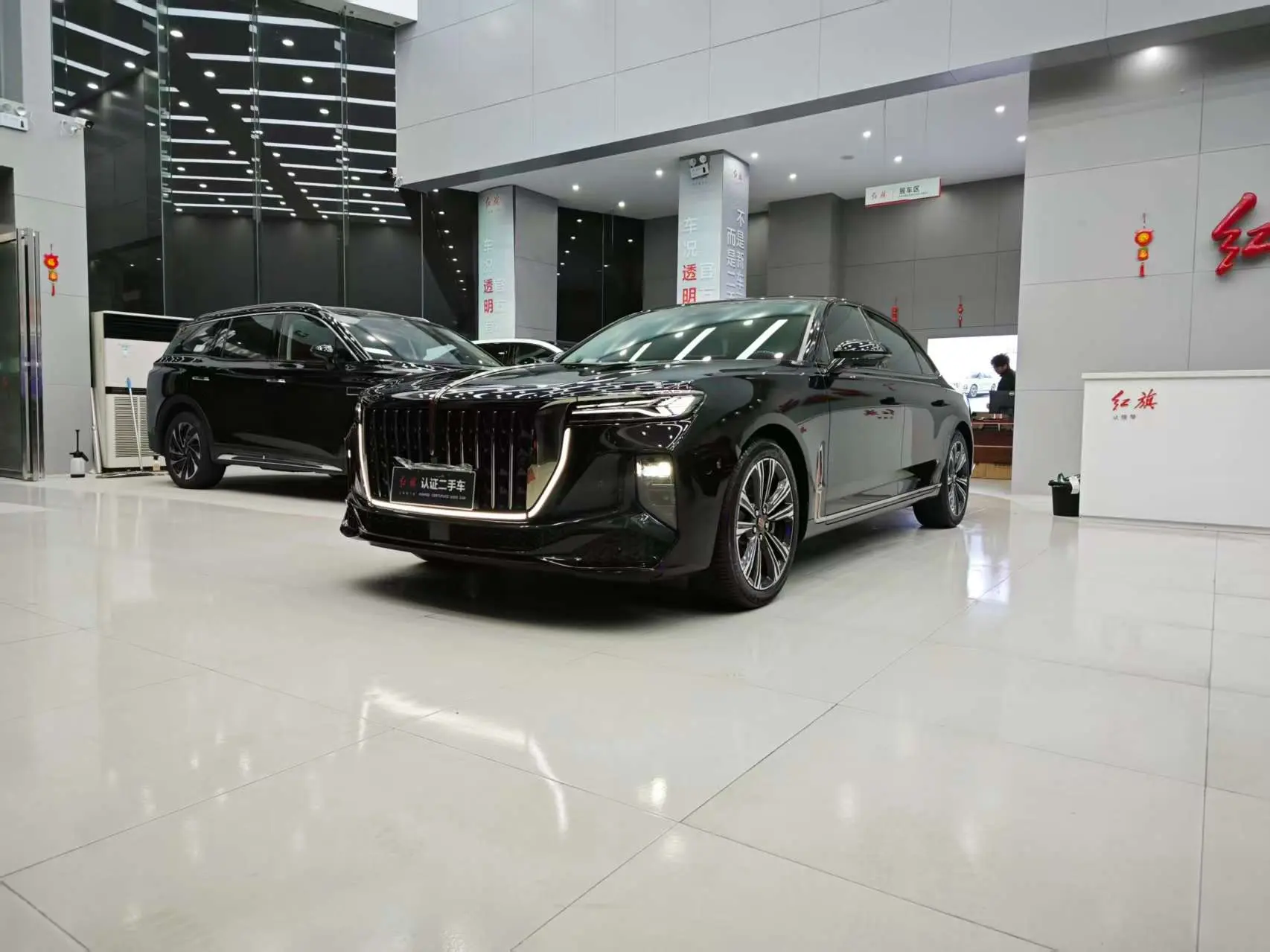 Hongqi H9  из Китая