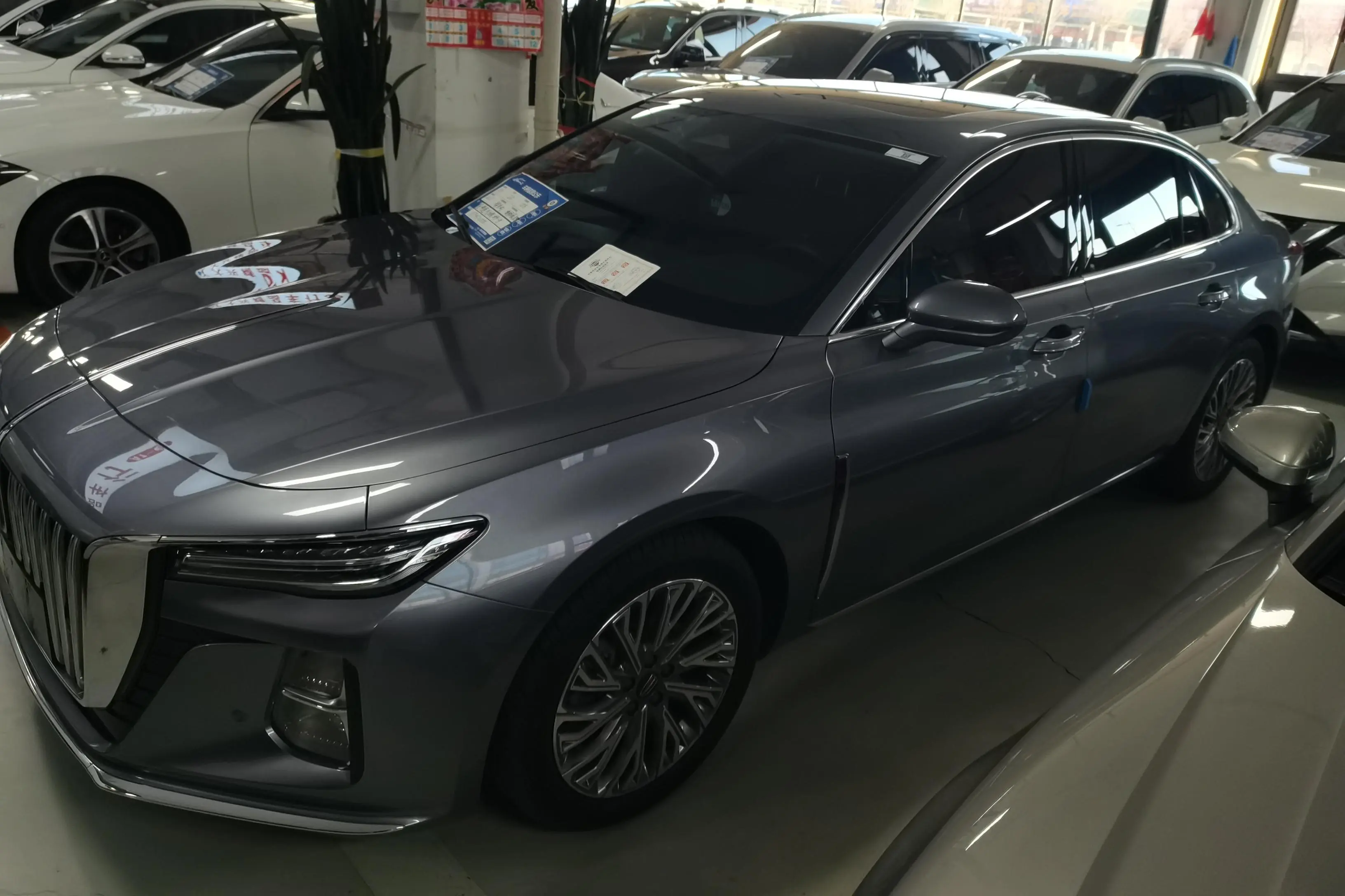 Hongqi H5  из Китая