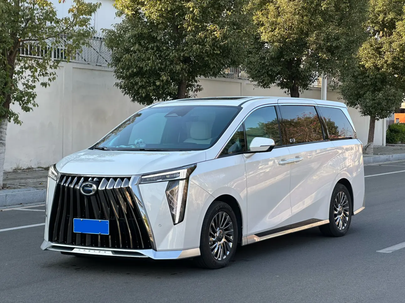 GAC Trumpchi M8  из Китая